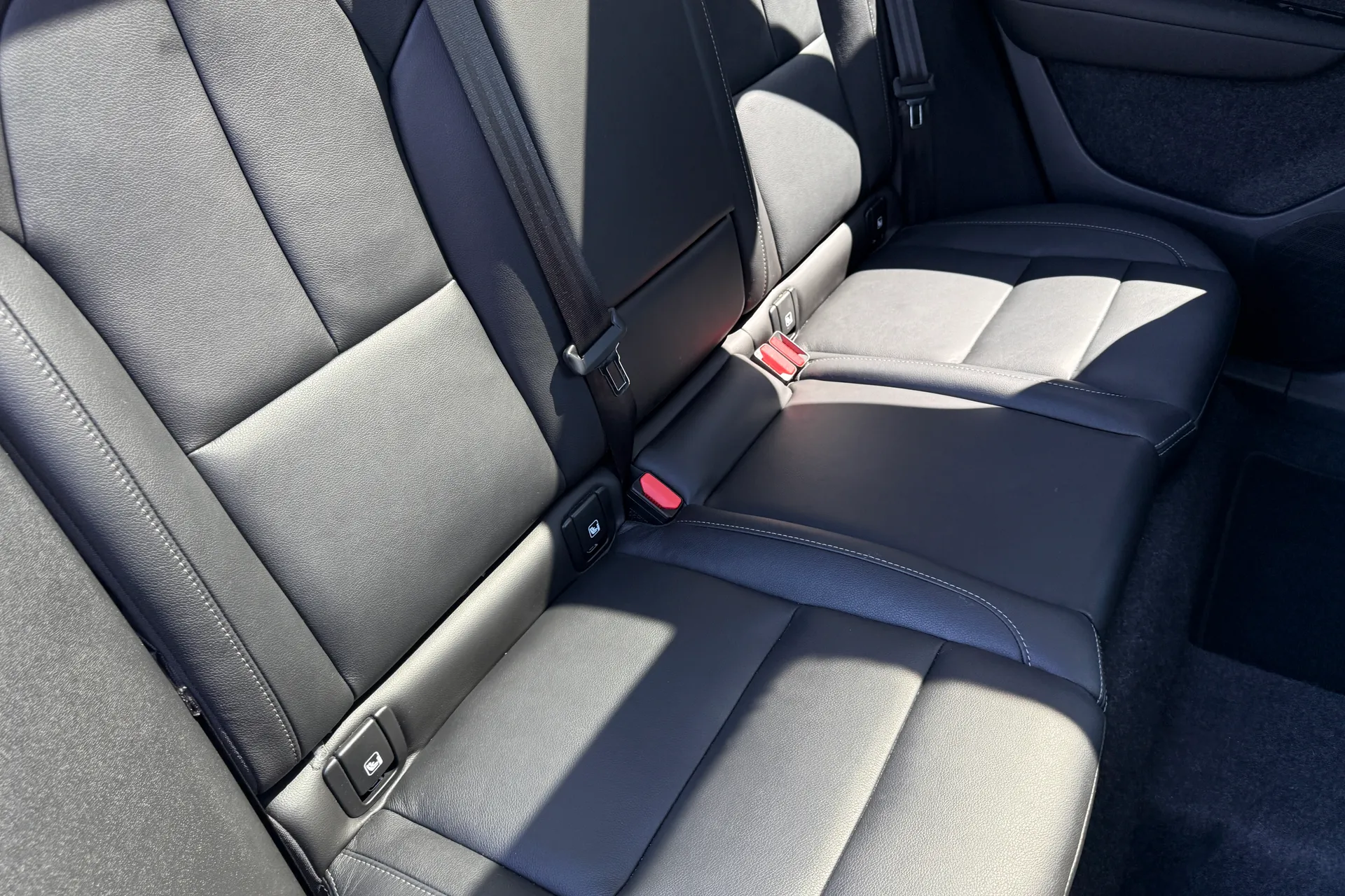 Volvo XC40 thumbnail image number 25