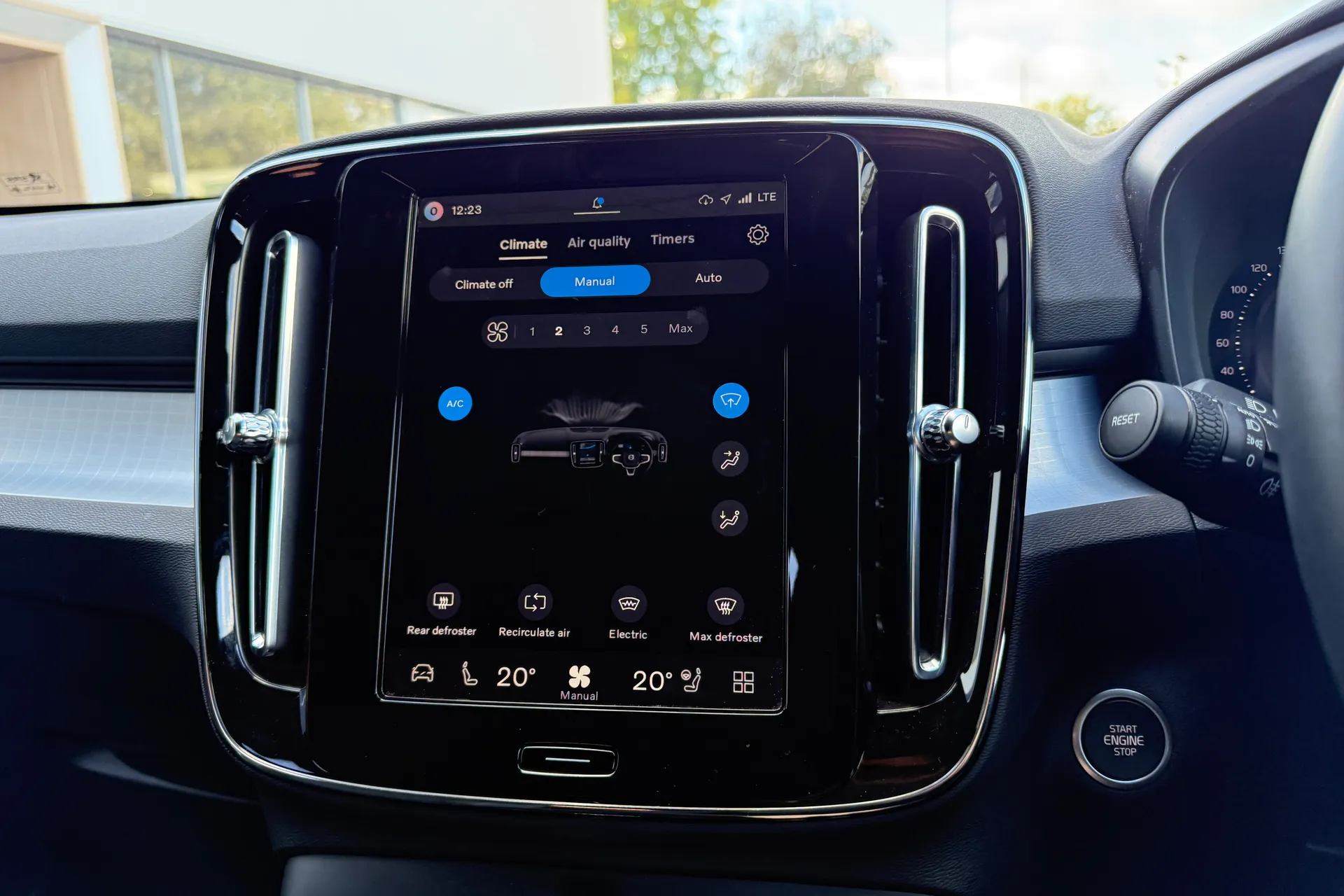 Volvo XC40 thumbnail image number 39