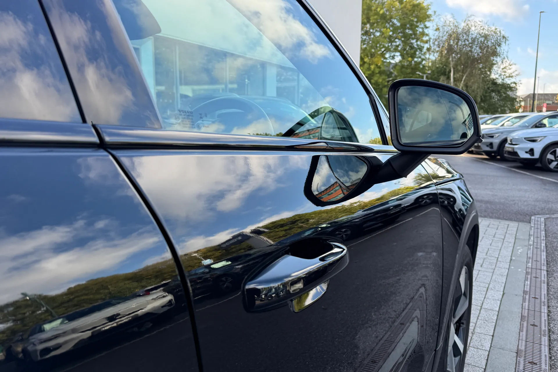 Volvo XC40 thumbnail image number 16