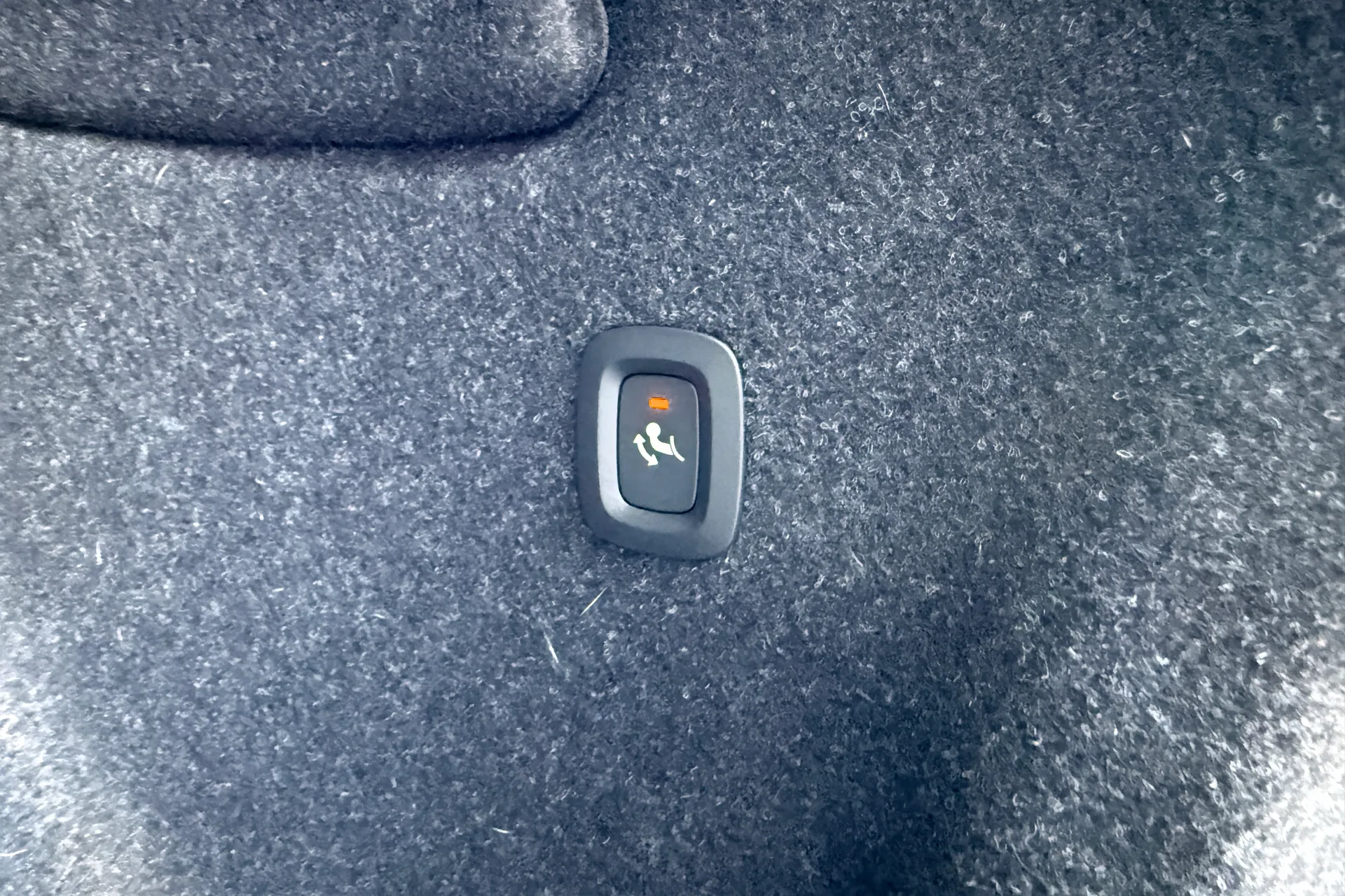 Volvo XC40 thumbnail image number 24