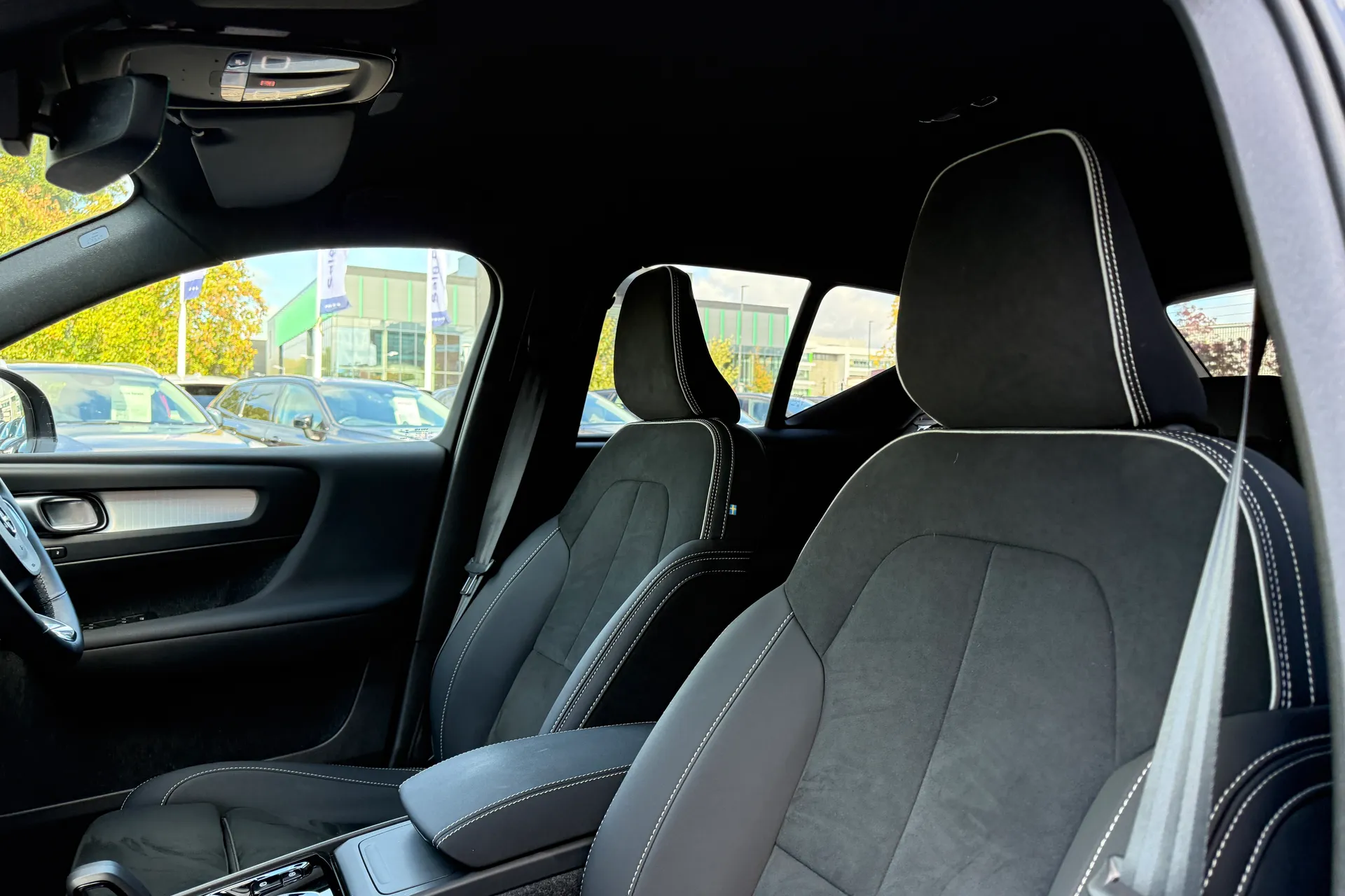 Volvo XC40 thumbnail image number 30