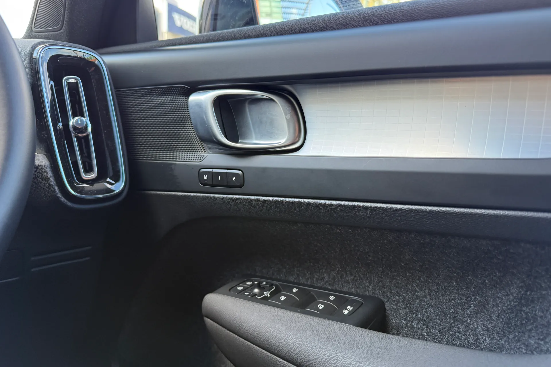 Volvo XC40 thumbnail image number 42