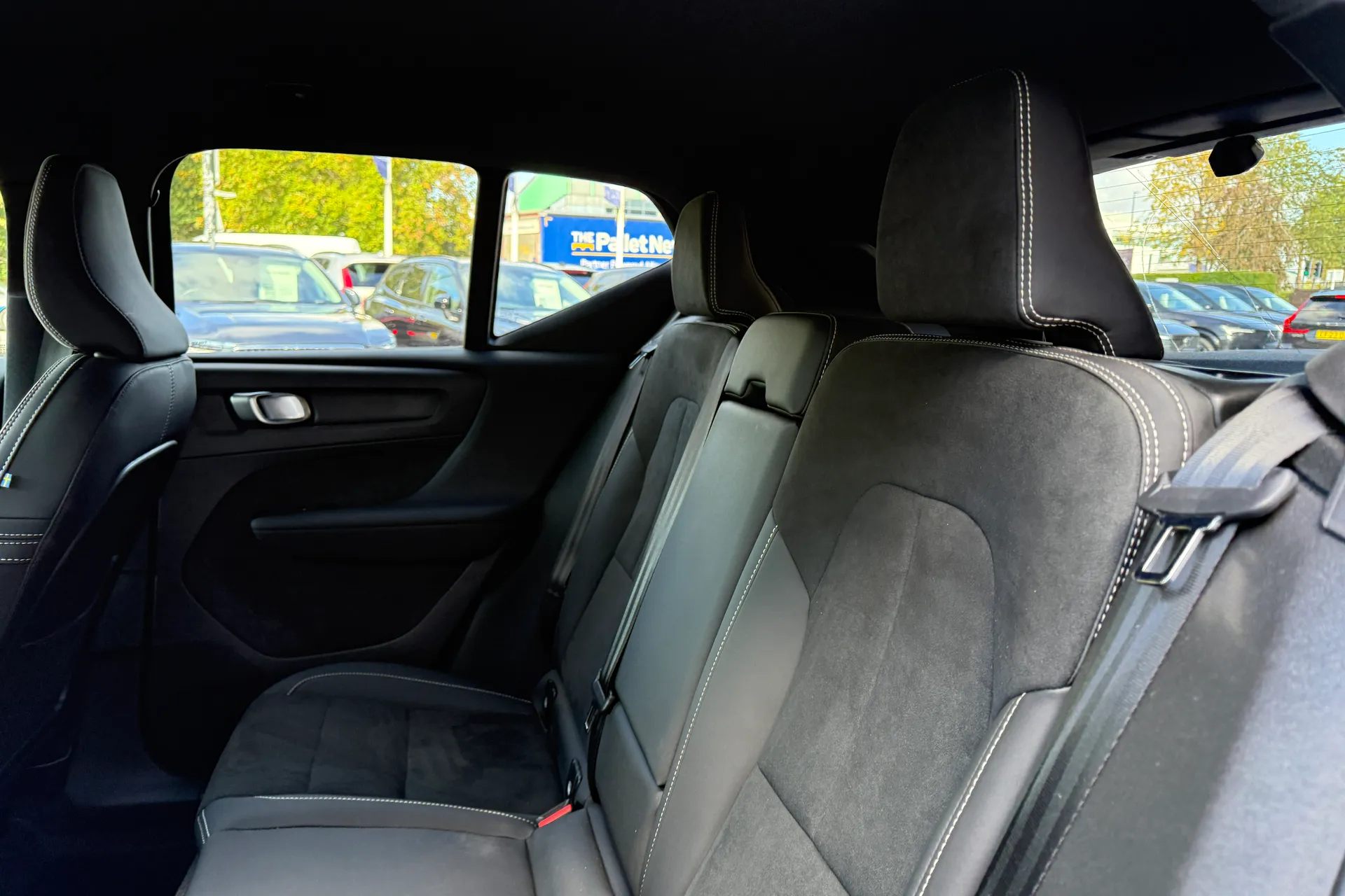 Volvo XC40 thumbnail image number 32