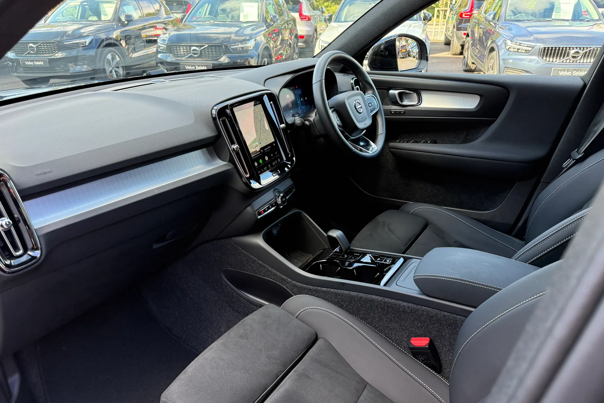 Volvo XC40 thumbnail image number 29