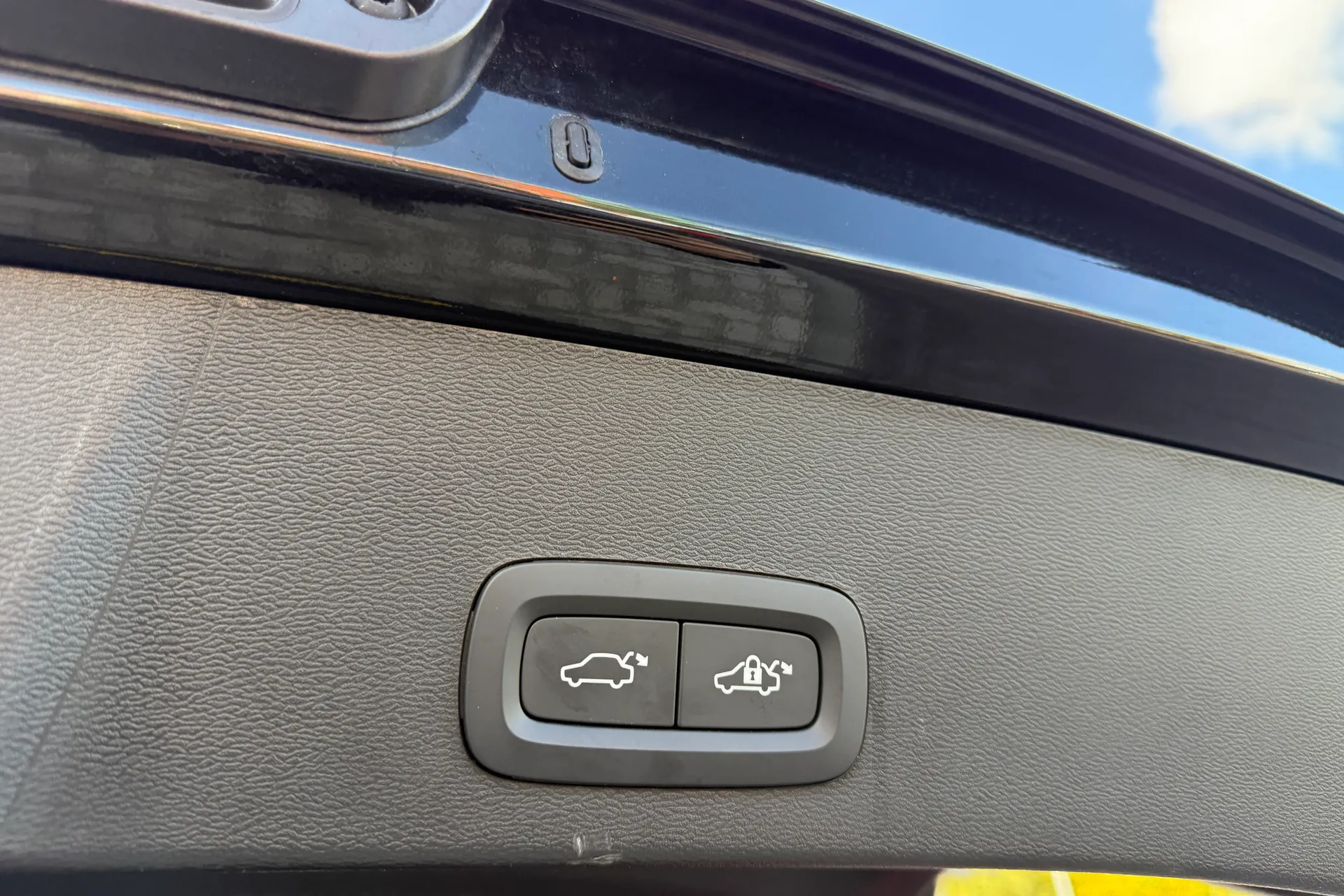 Volvo XC40 thumbnail image number 22