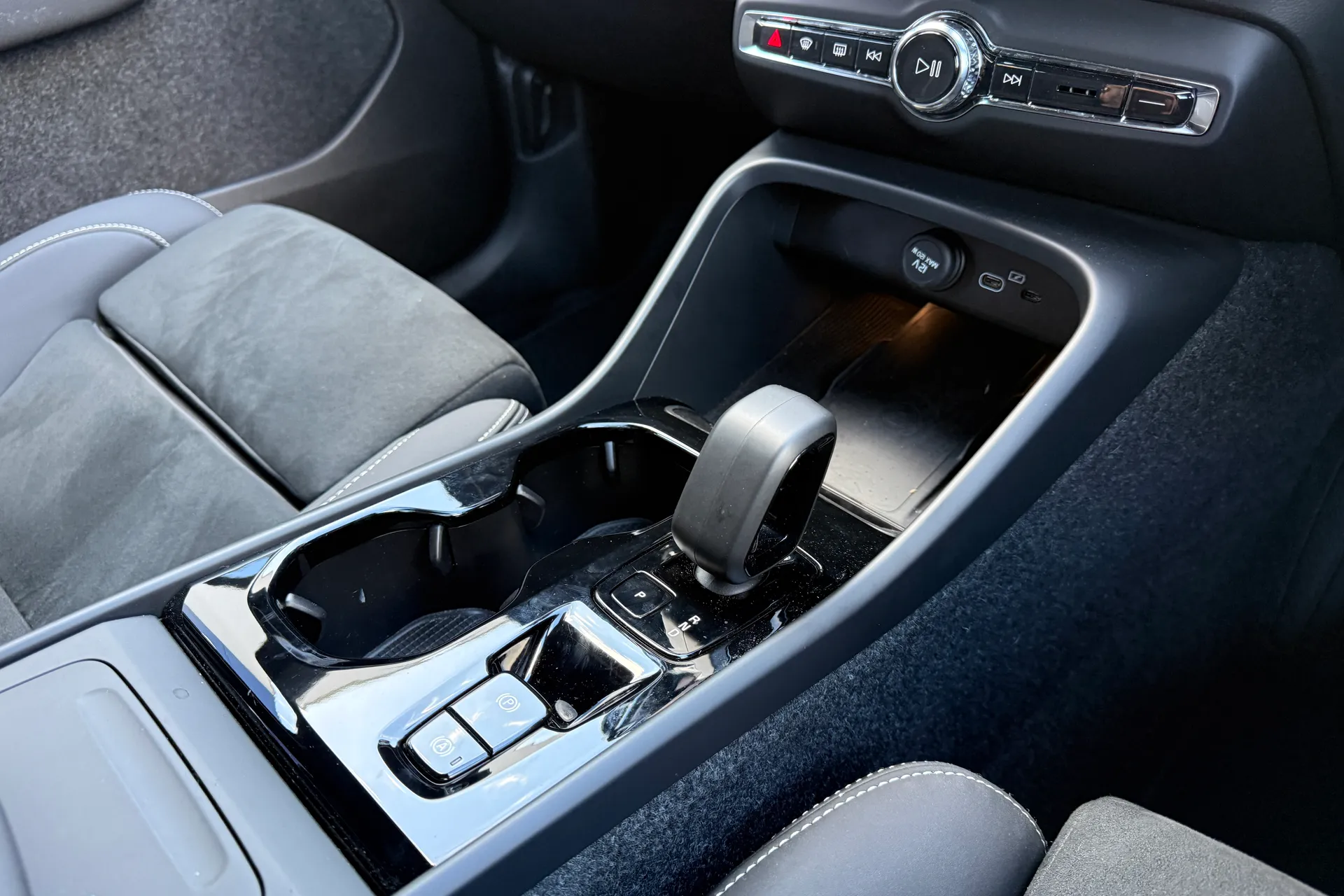 Volvo XC40 thumbnail image number 43