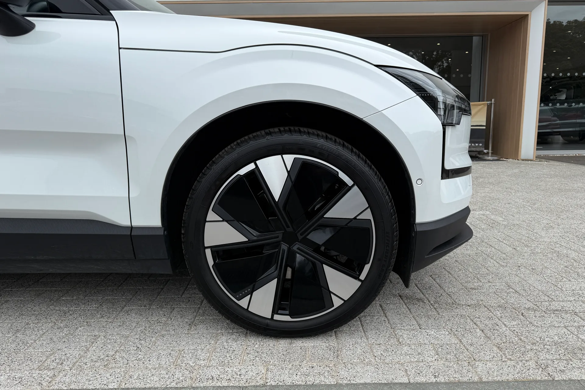 Volvo EX30 thumbnail image number 14