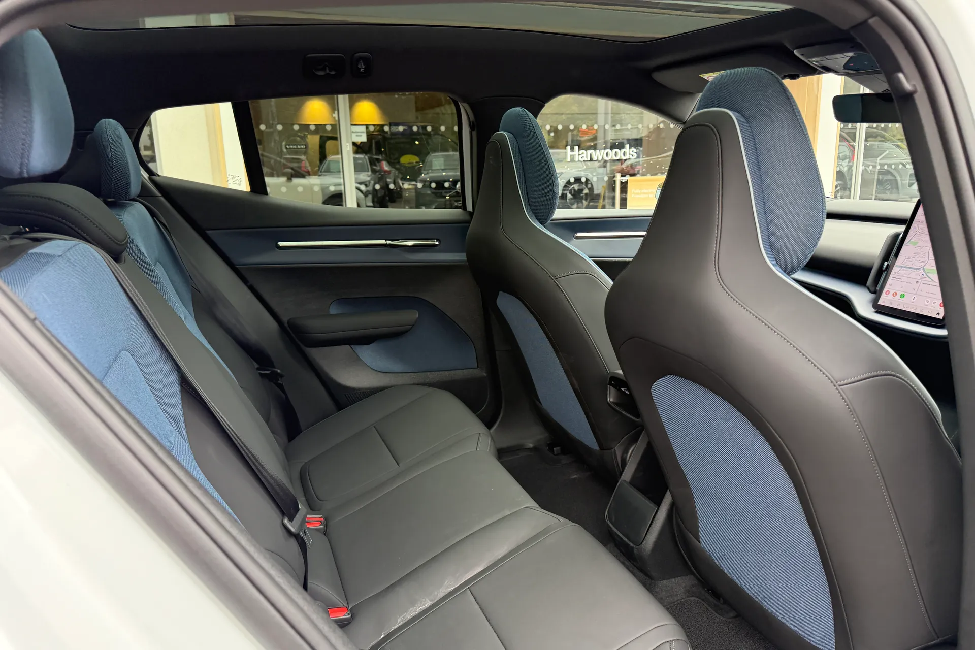 Volvo EX30 thumbnail image number 23