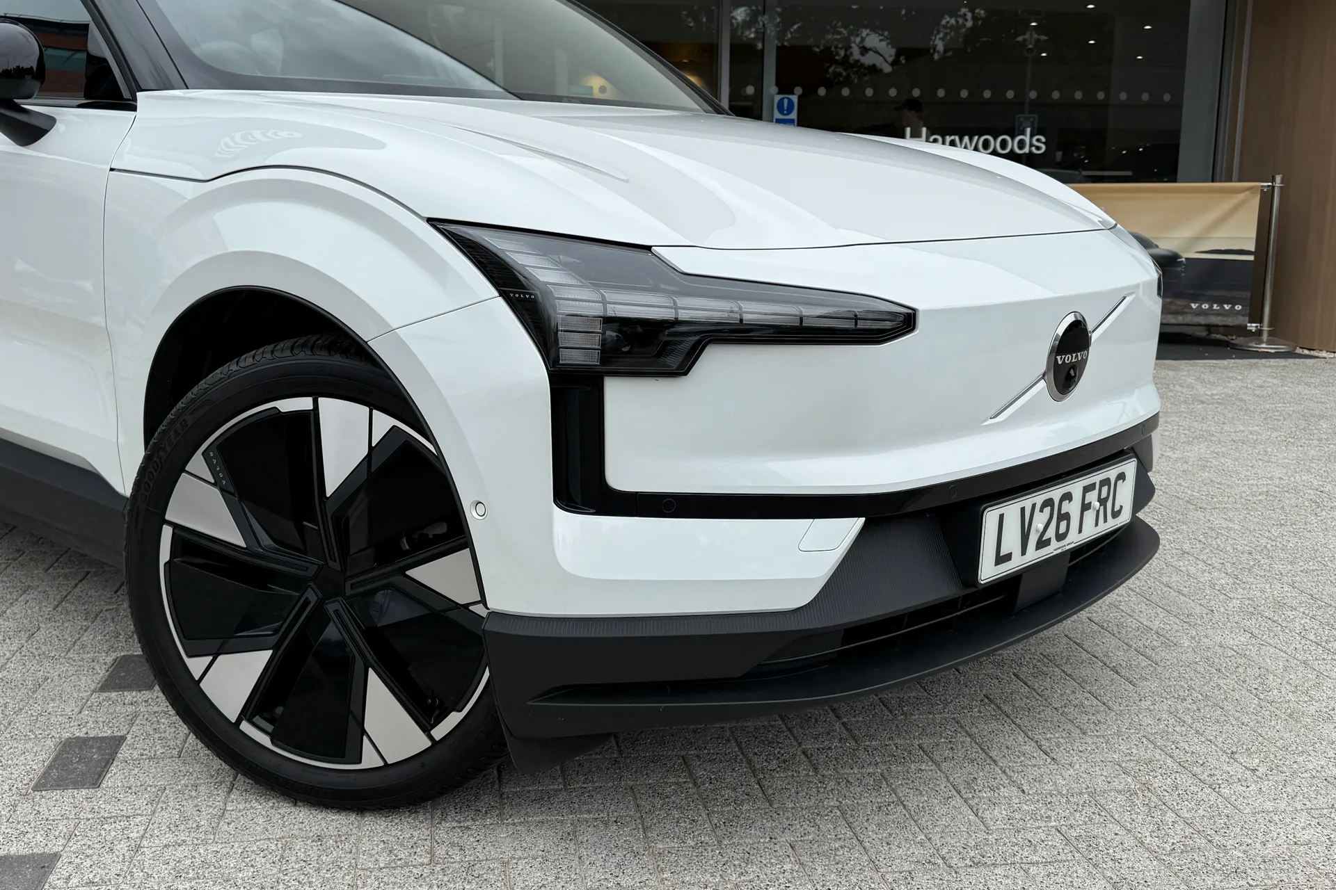 Volvo EX30 thumbnail image number 7