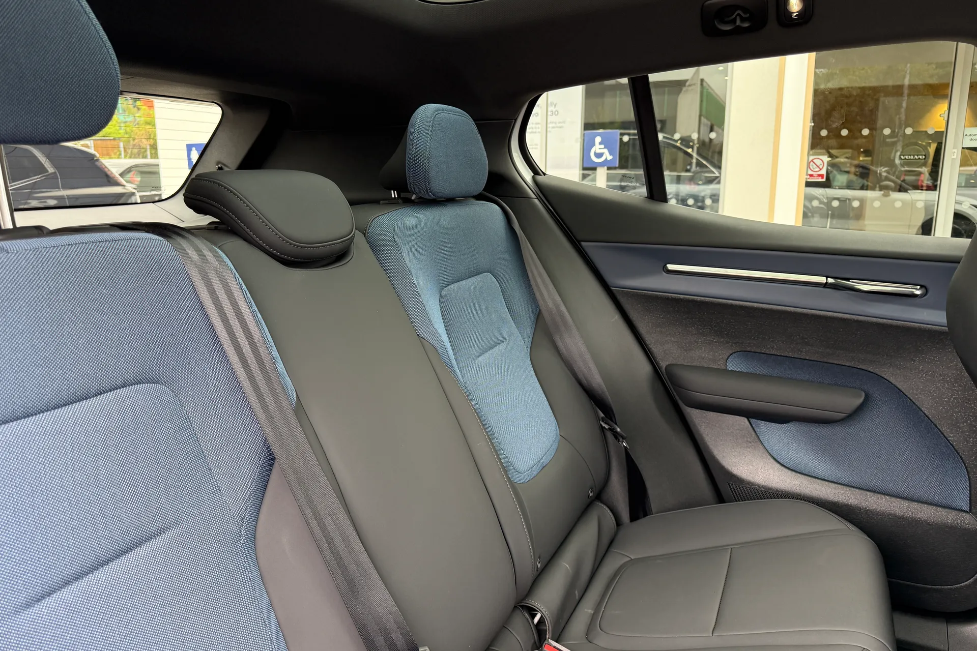 Volvo EX30 thumbnail image number 25