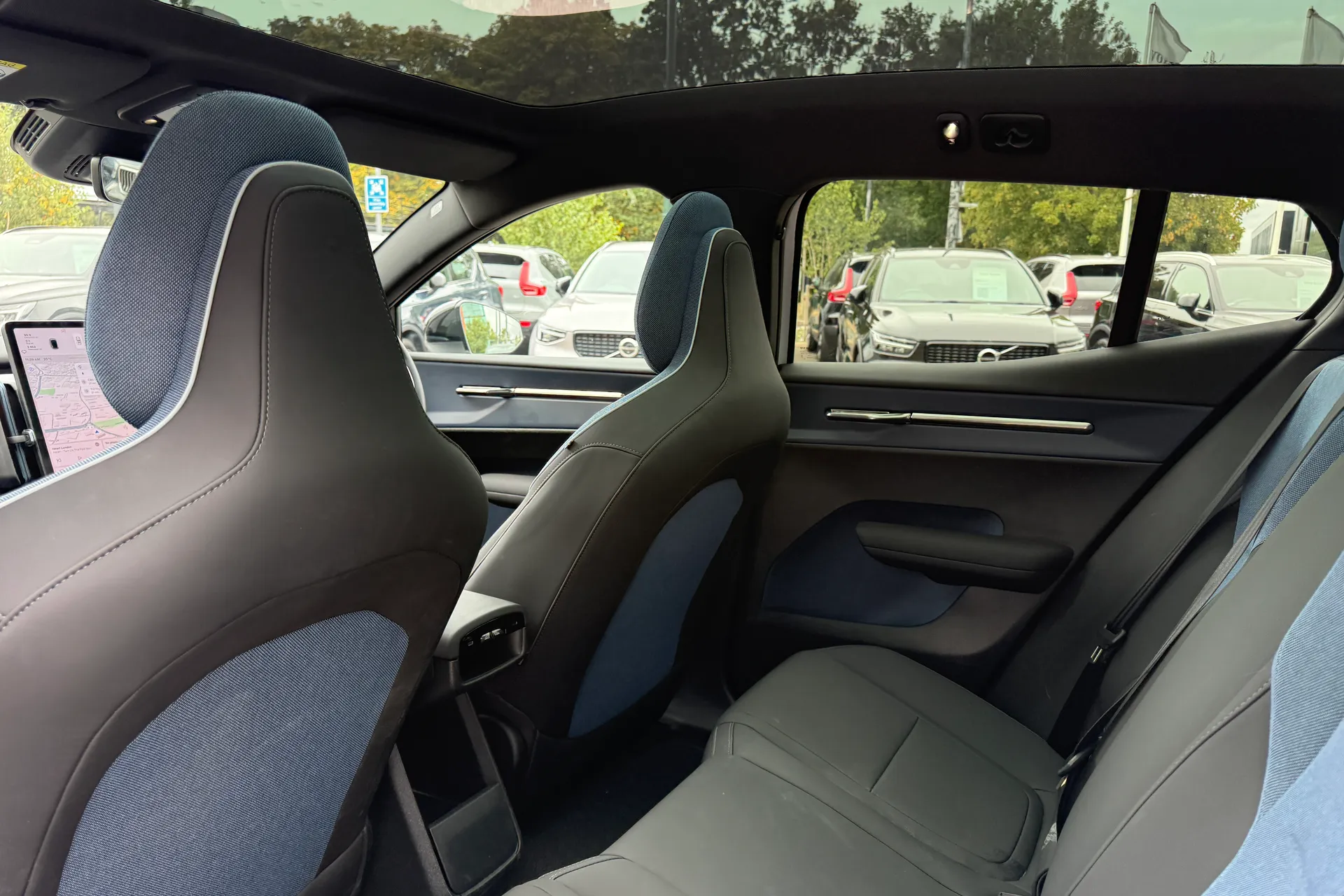 Volvo EX30 thumbnail image number 29