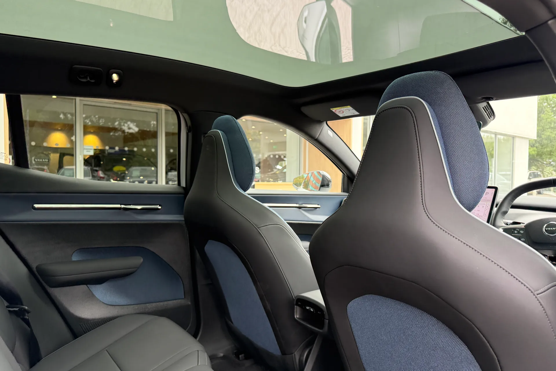 Volvo EX30 thumbnail image number 24