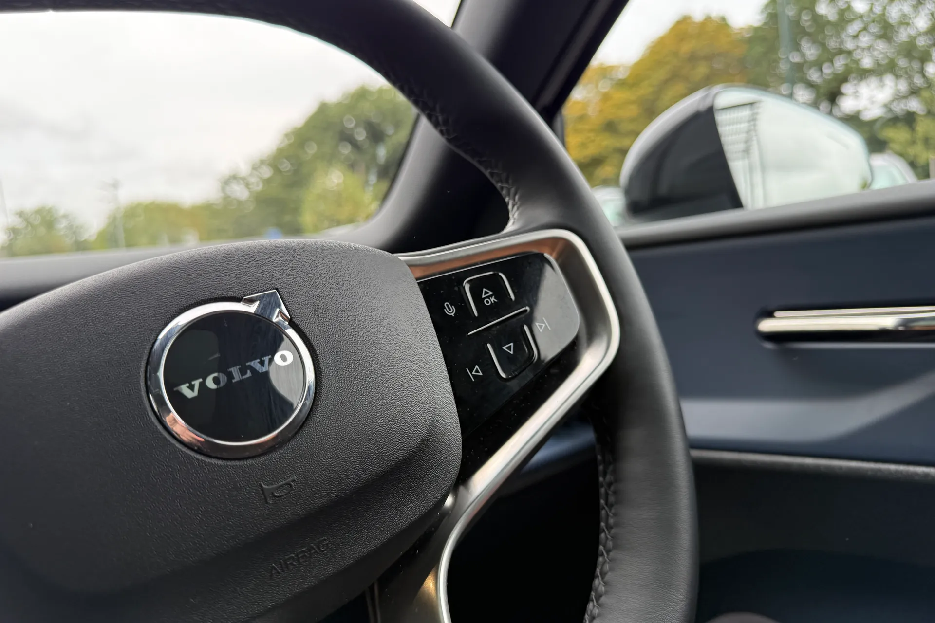 Volvo EX30 thumbnail image number 36