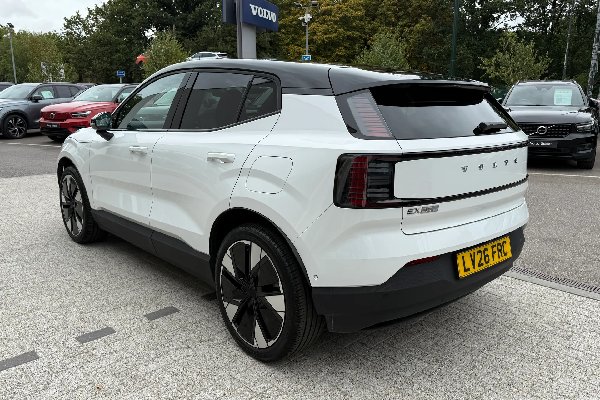 Volvo EX30 thumbnail image number 10