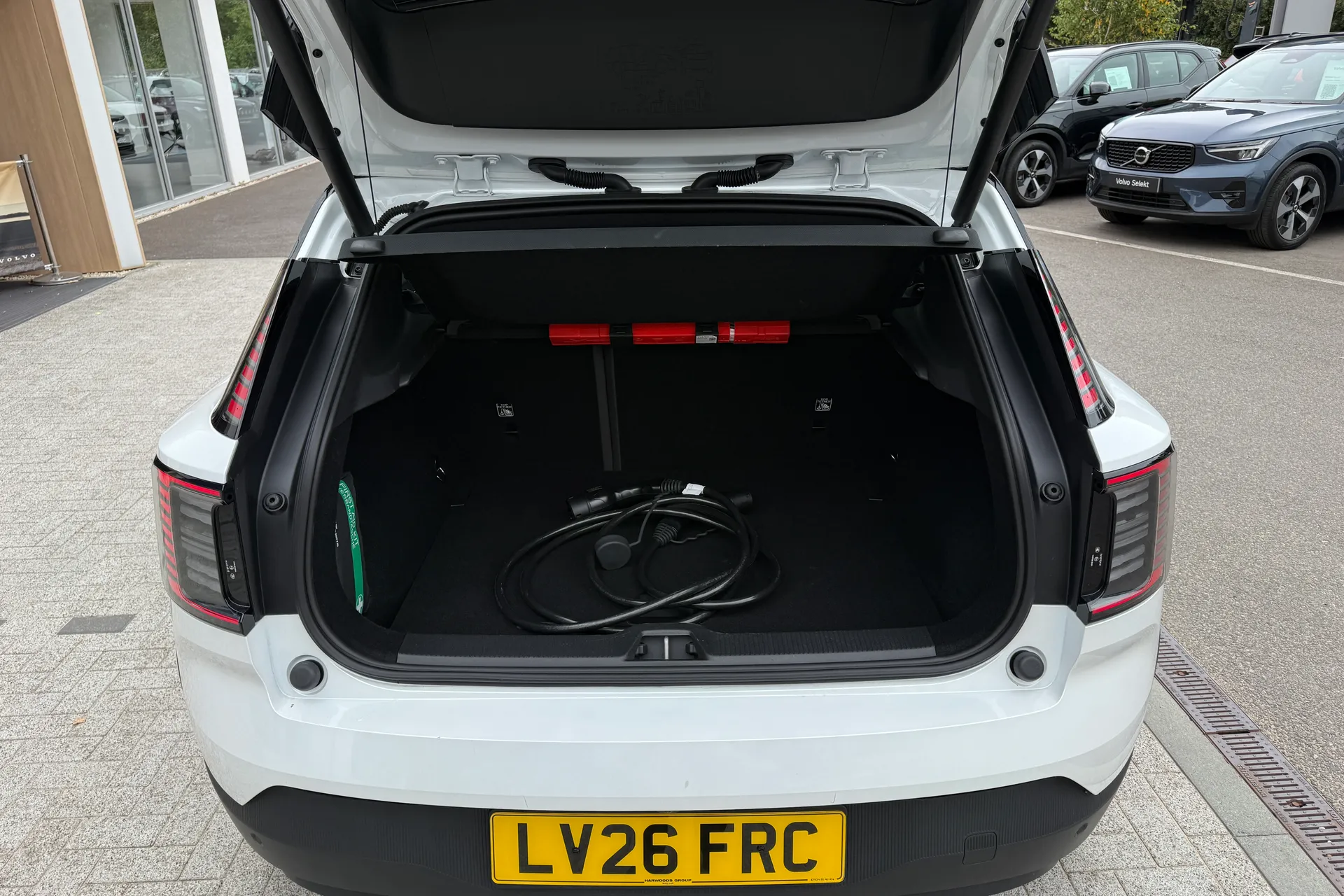 Volvo EX30 thumbnail image number 19