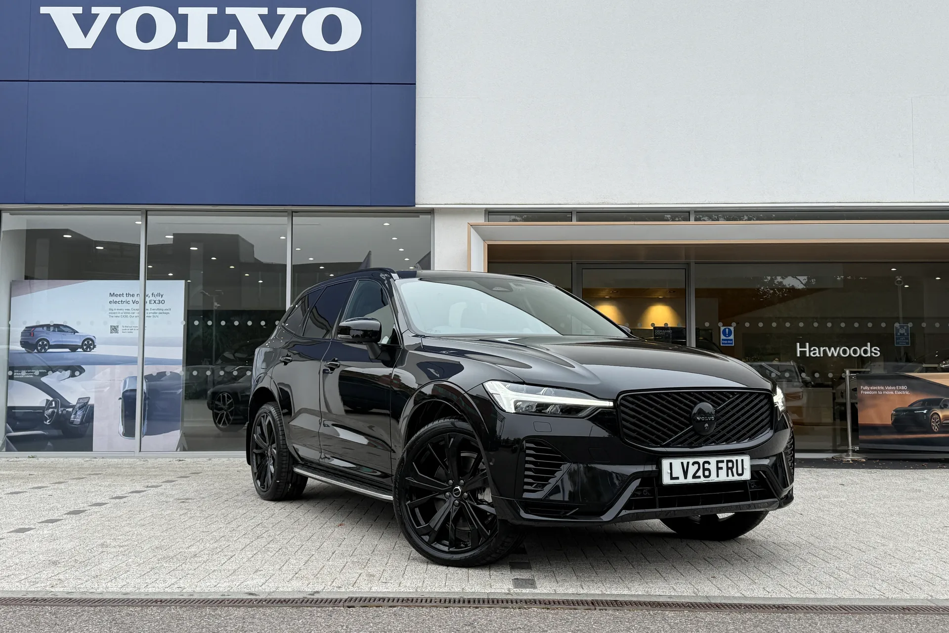 Volvo XC60 focused image