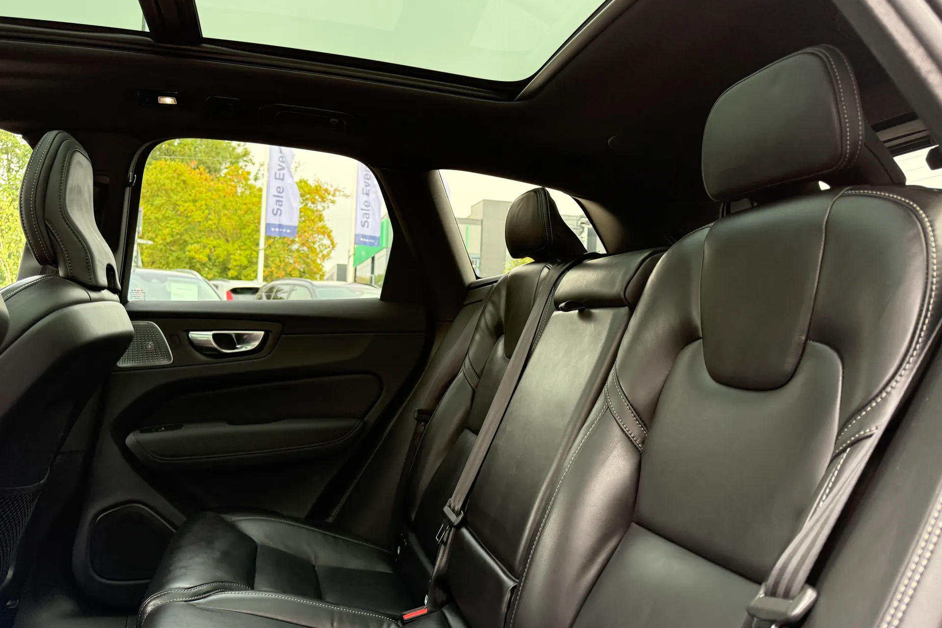 Volvo XC60 thumbnail image number 31