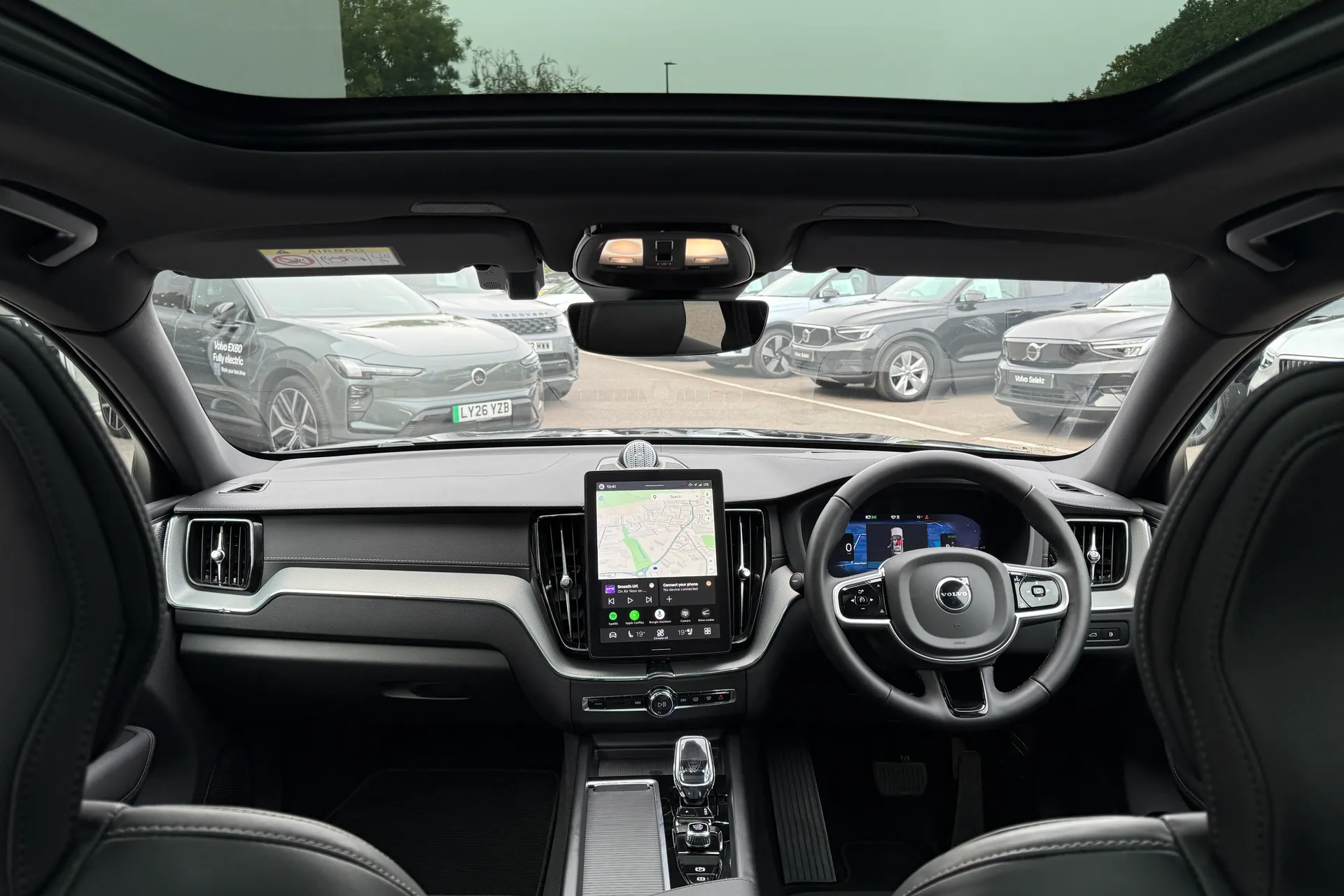 Volvo XC60 thumbnail image number 3