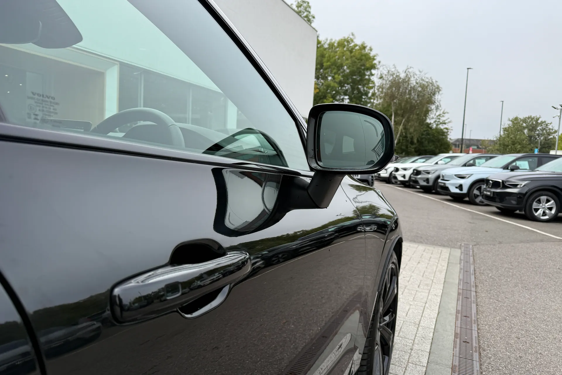 Volvo XC60 thumbnail image number 16