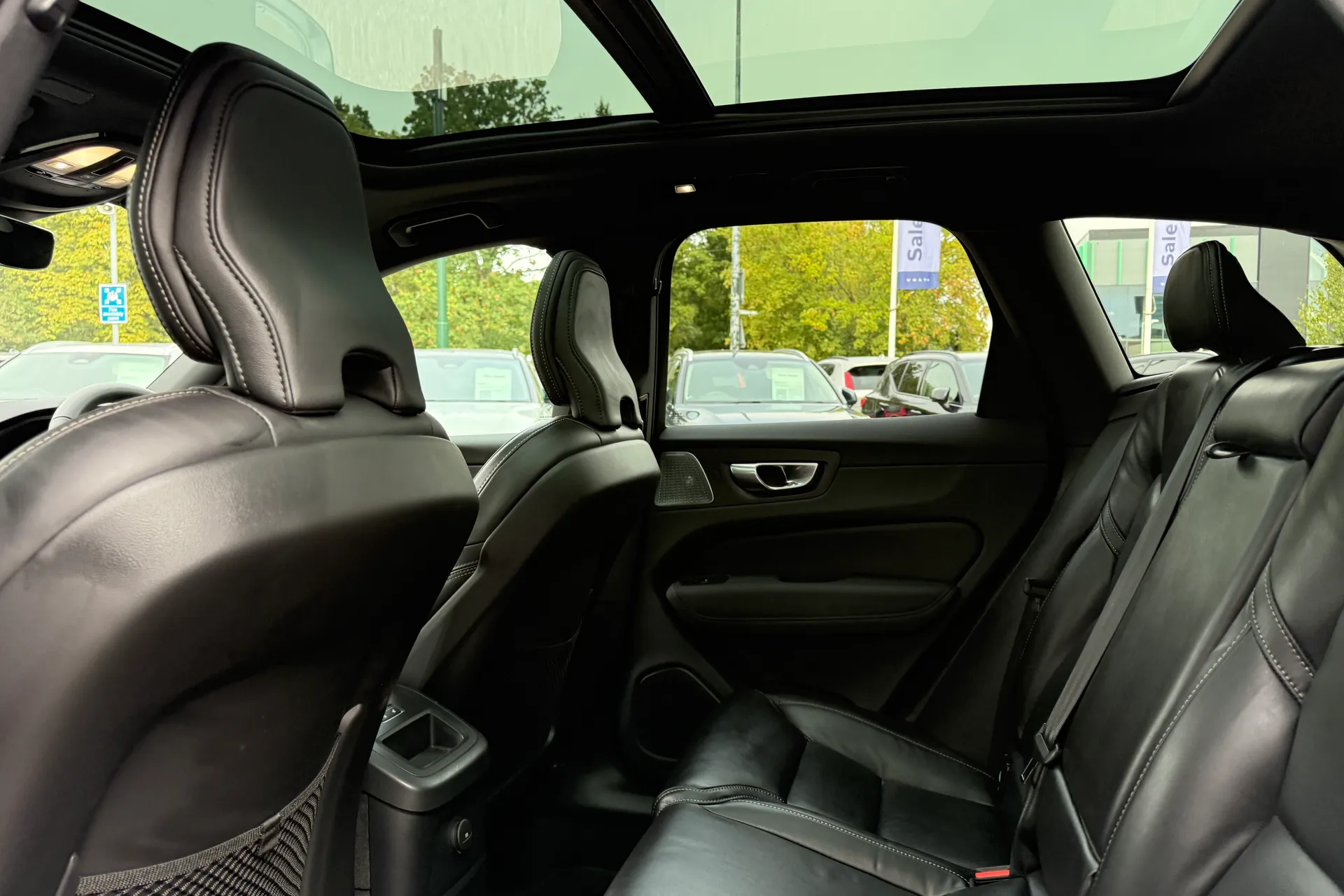 Volvo XC60 thumbnail image number 30