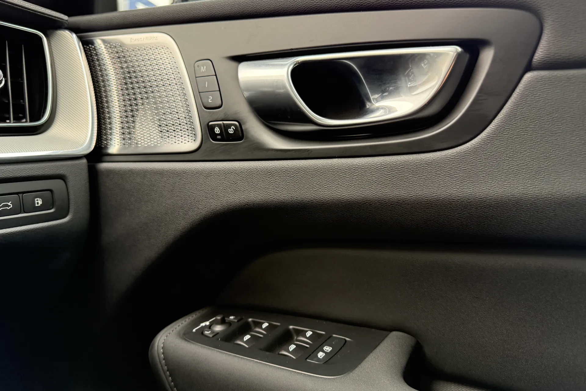 Volvo XC60 thumbnail image number 42