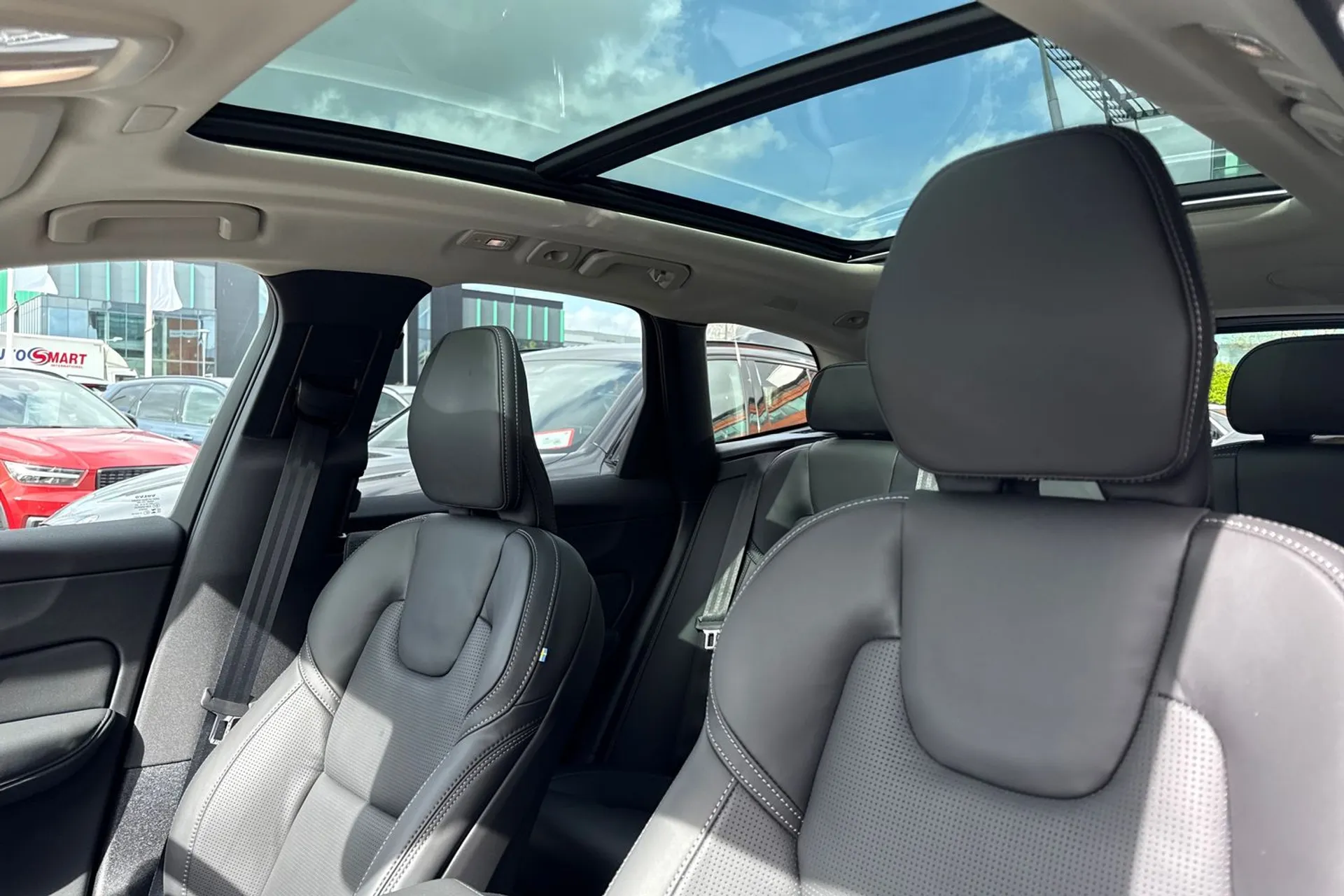 Volvo XC60 thumbnail image number 31