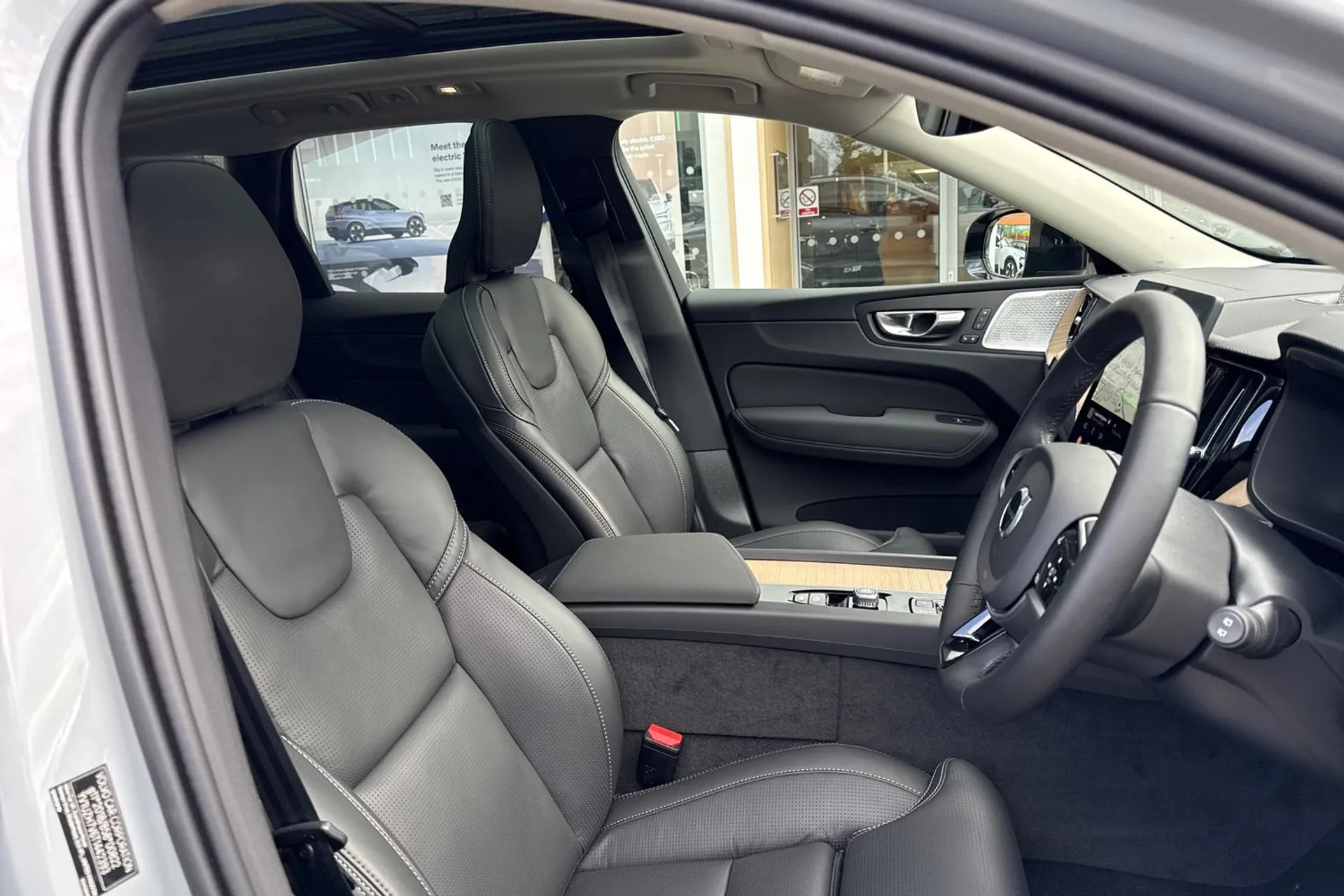 Volvo XC60 thumbnail image number 28