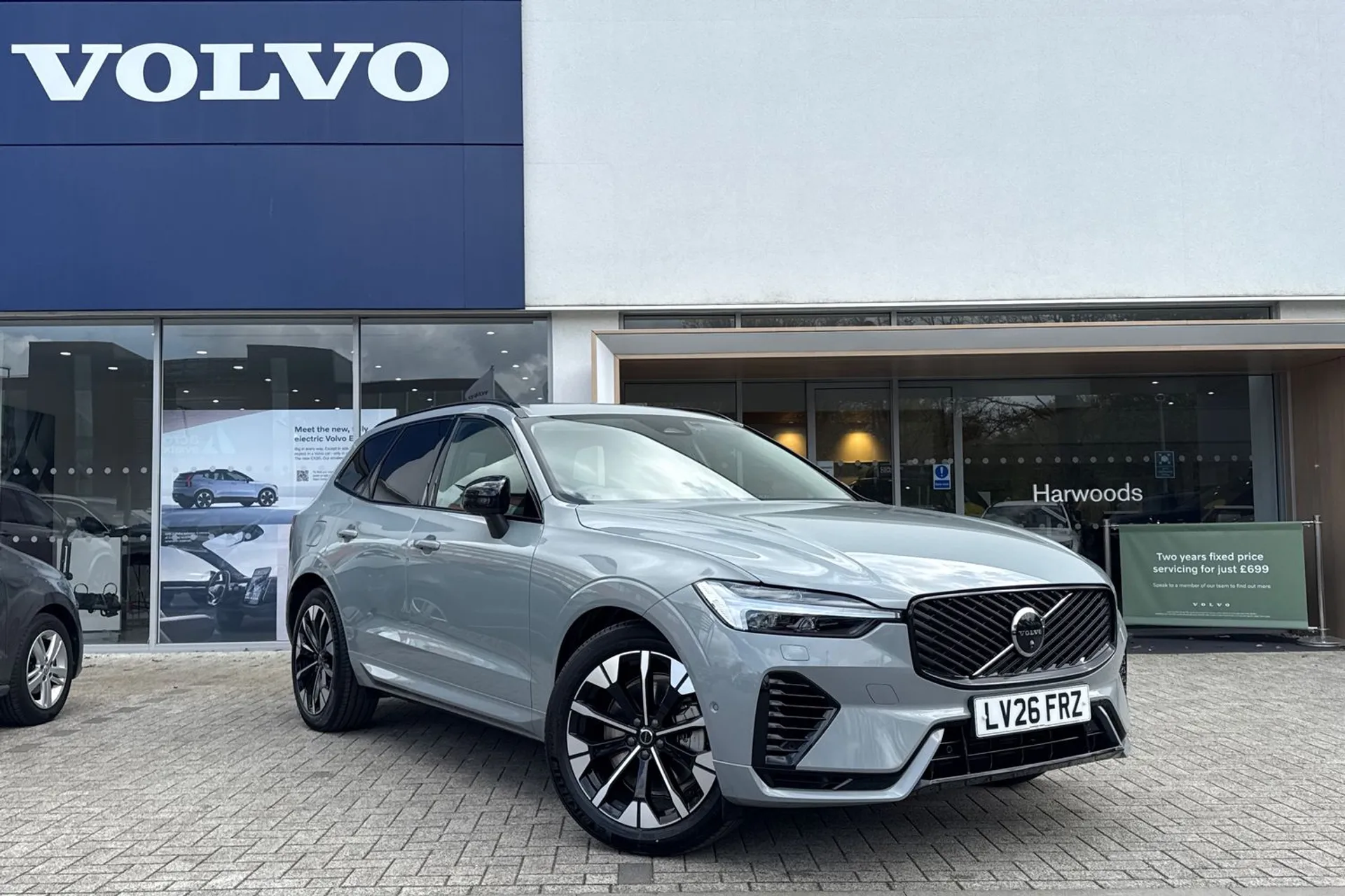 Volvo XC60 focused image