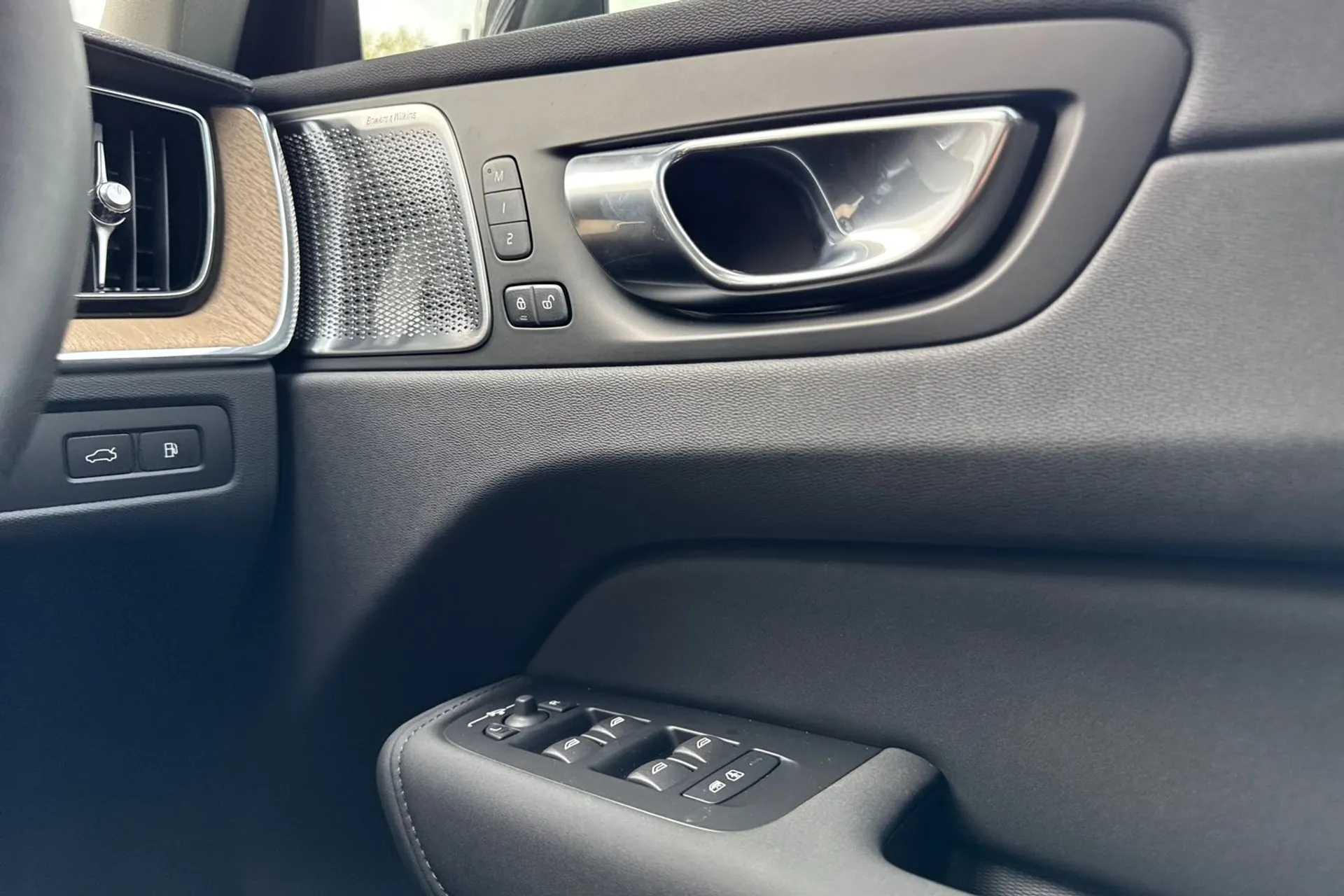 Volvo XC60 thumbnail image number 44