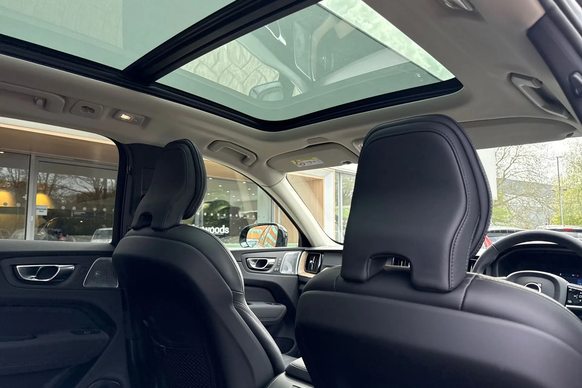 Volvo XC60 thumbnail image number 26