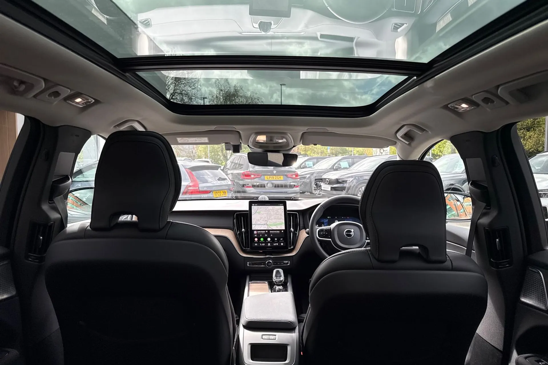 Volvo XC60 thumbnail image number 24