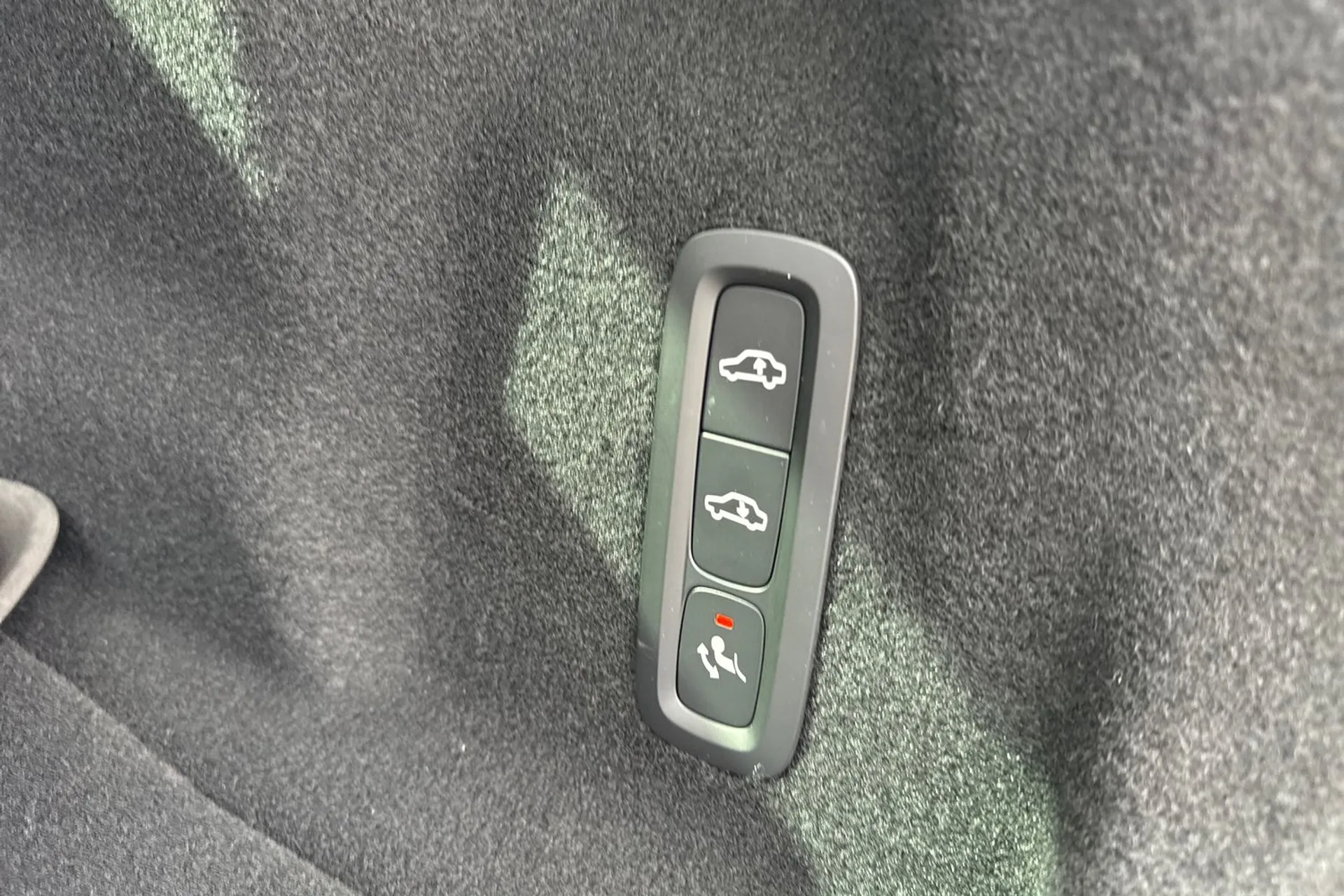 Volvo XC60 thumbnail image number 21