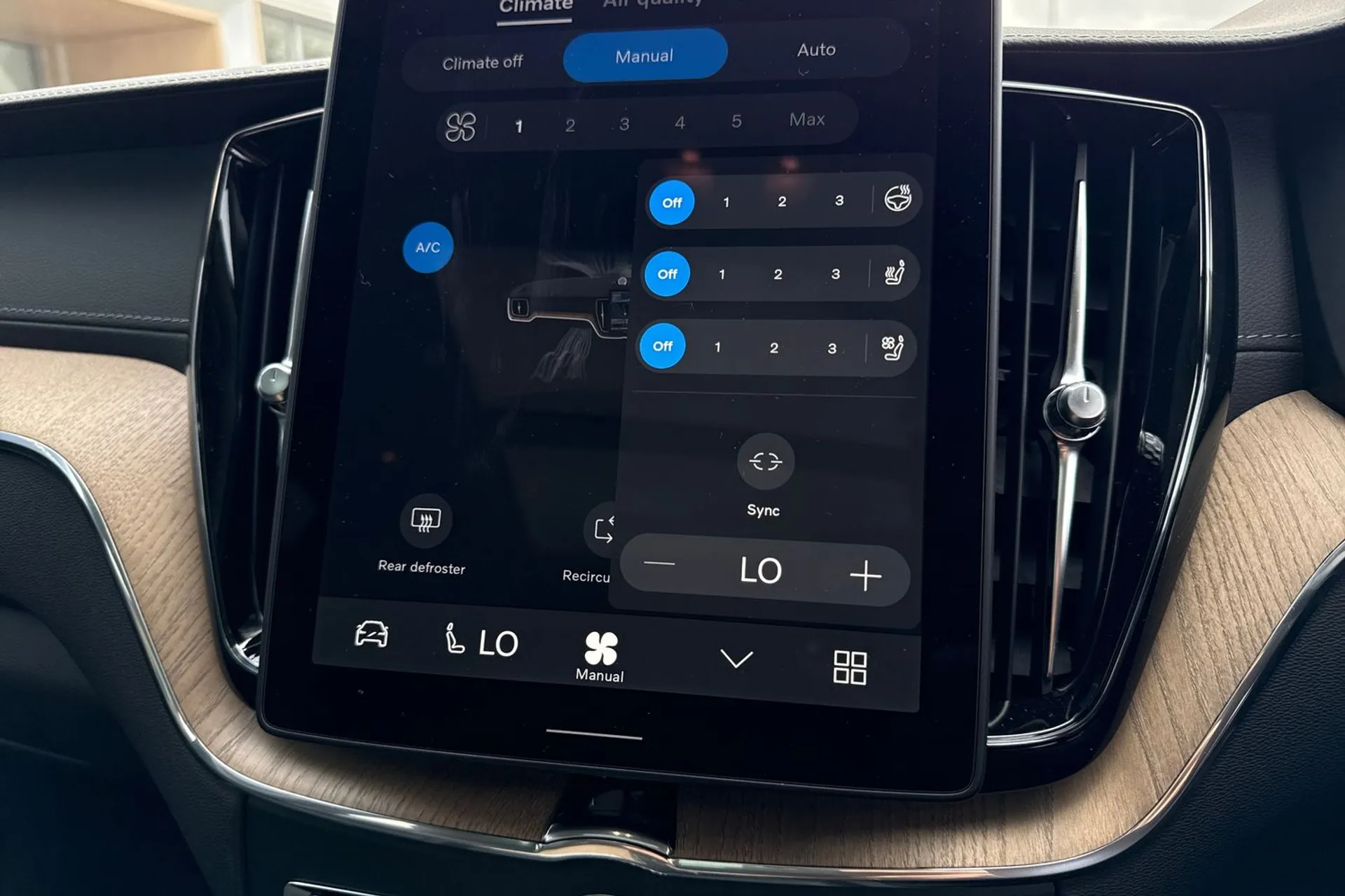 Volvo XC60 thumbnail image number 41