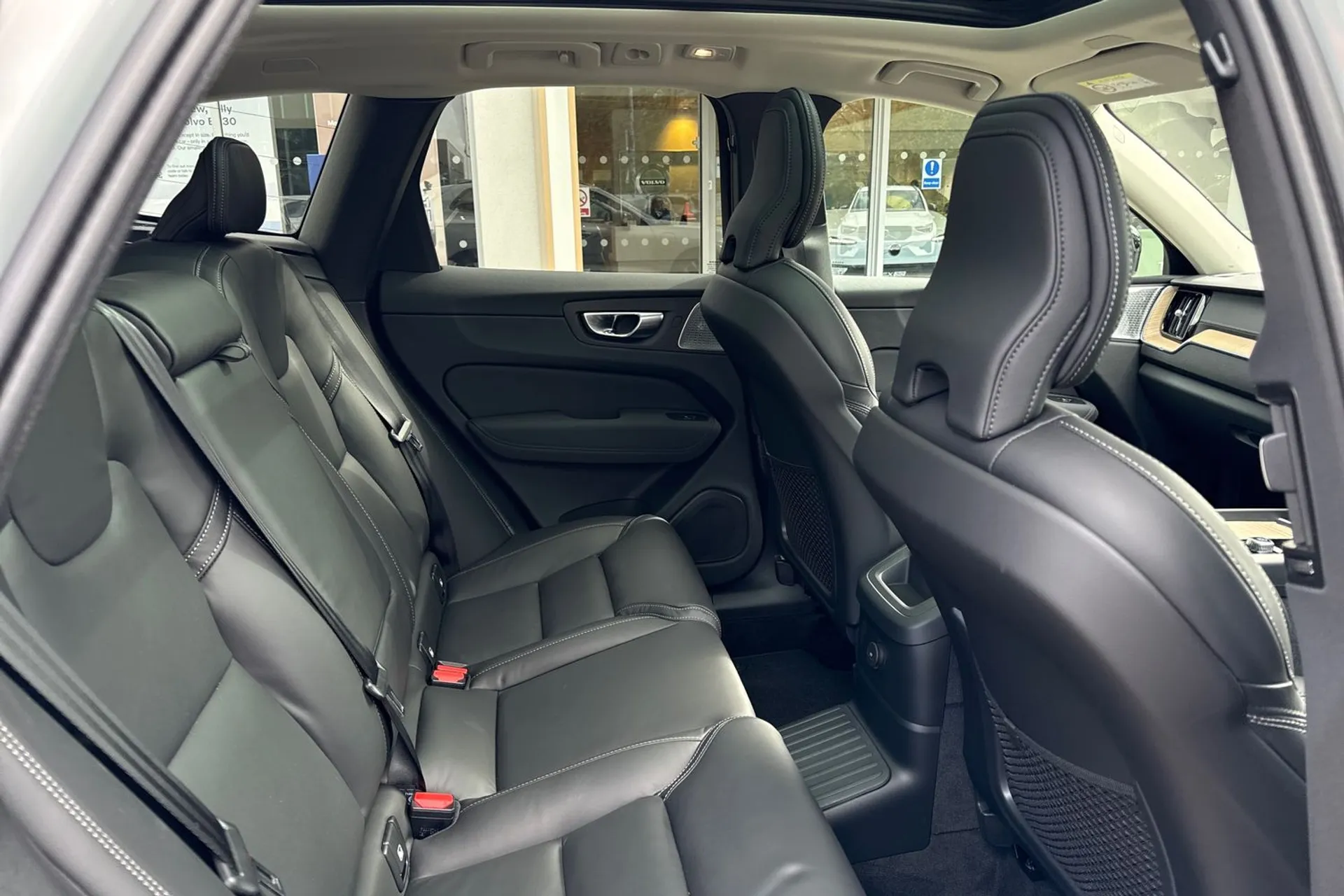 Volvo XC60 thumbnail image number 25