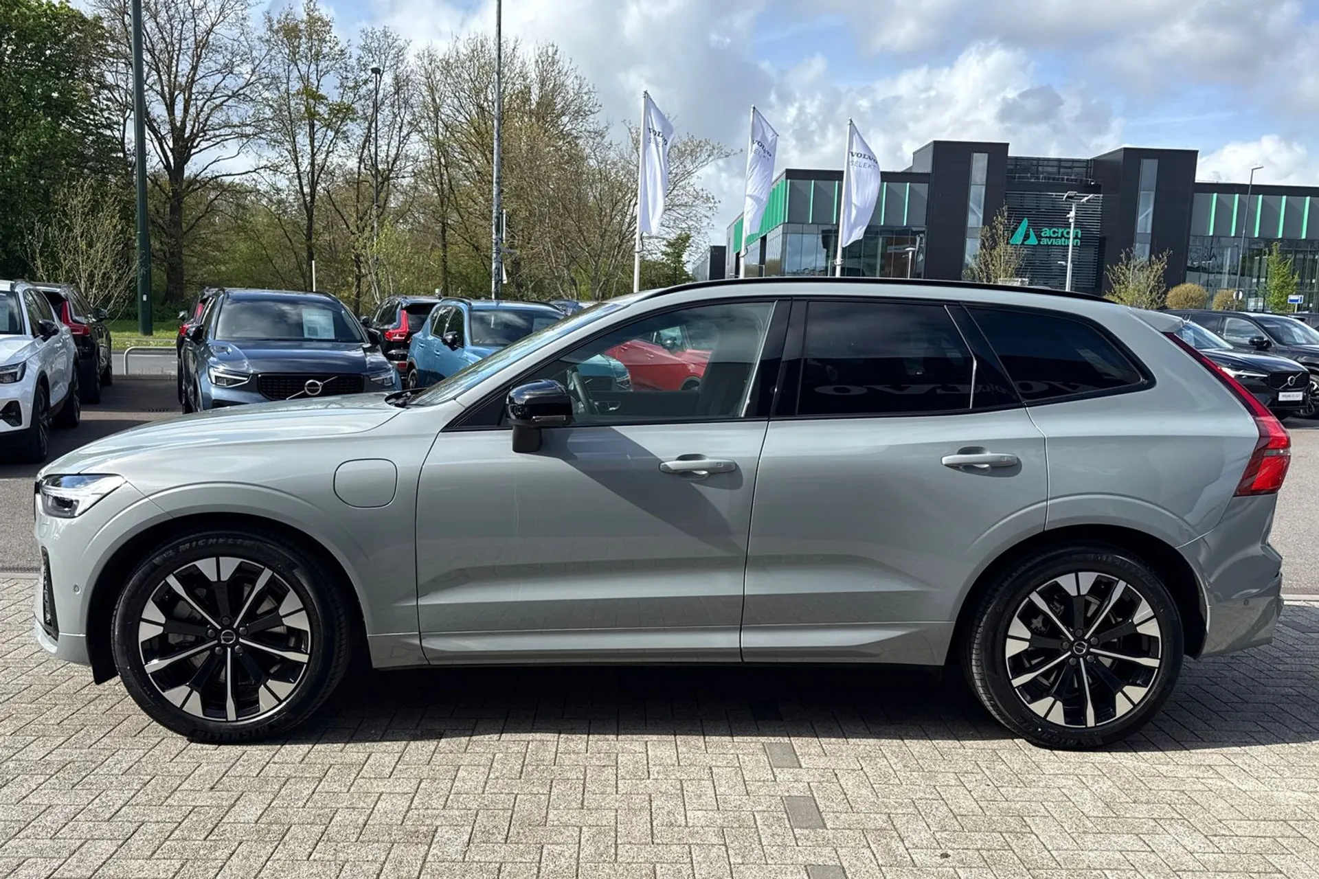 Volvo XC60 thumbnail image number 11