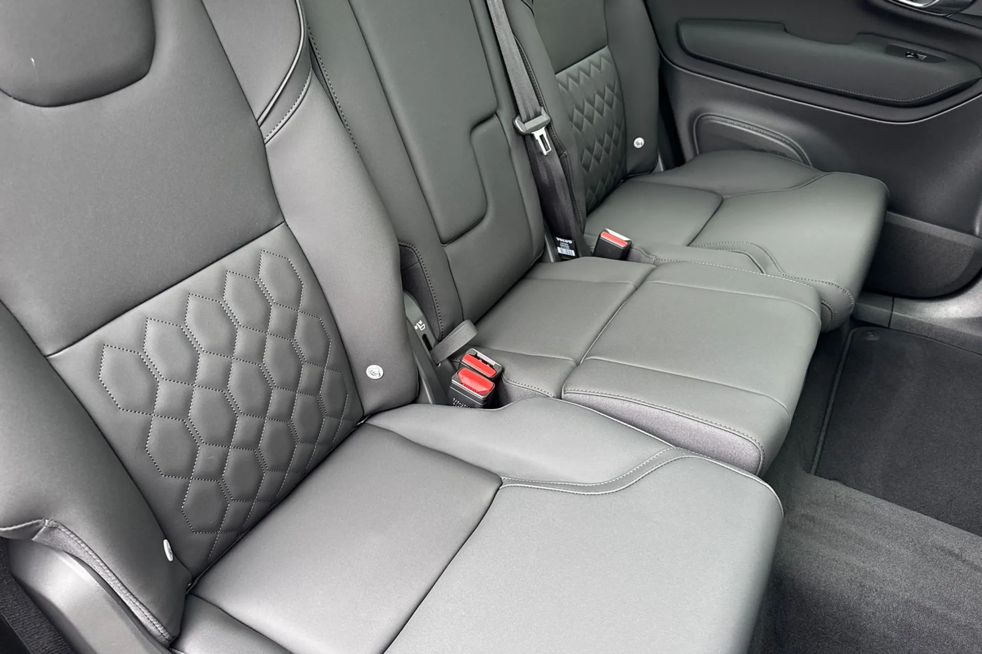 Volvo XC90 thumbnail image number 28