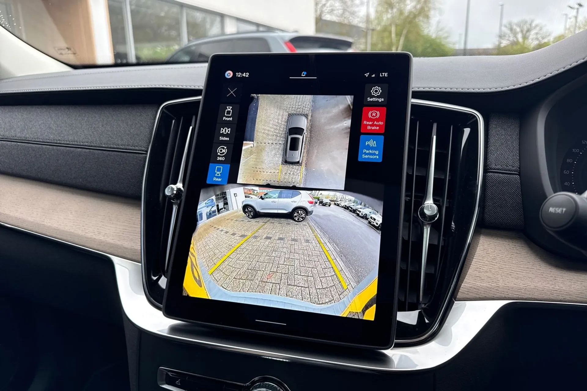 Volvo XC90 thumbnail image number 42