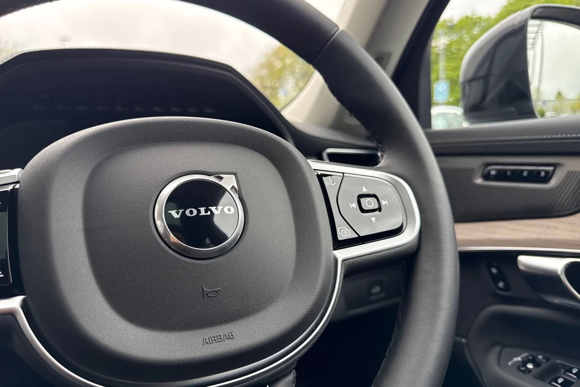 Volvo XC90 thumbnail image number 41