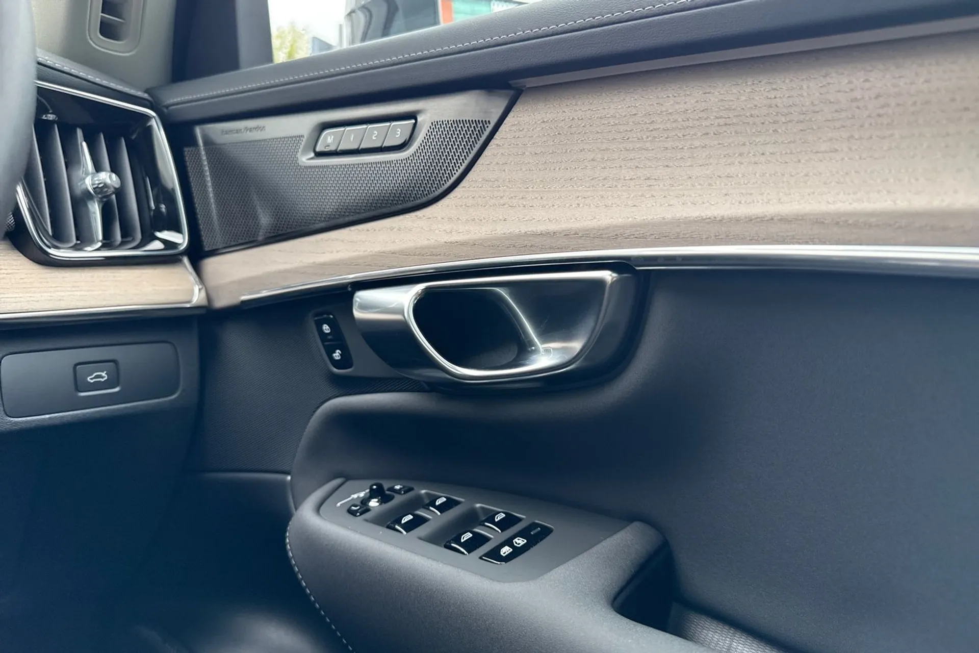 Volvo XC90 thumbnail image number 46