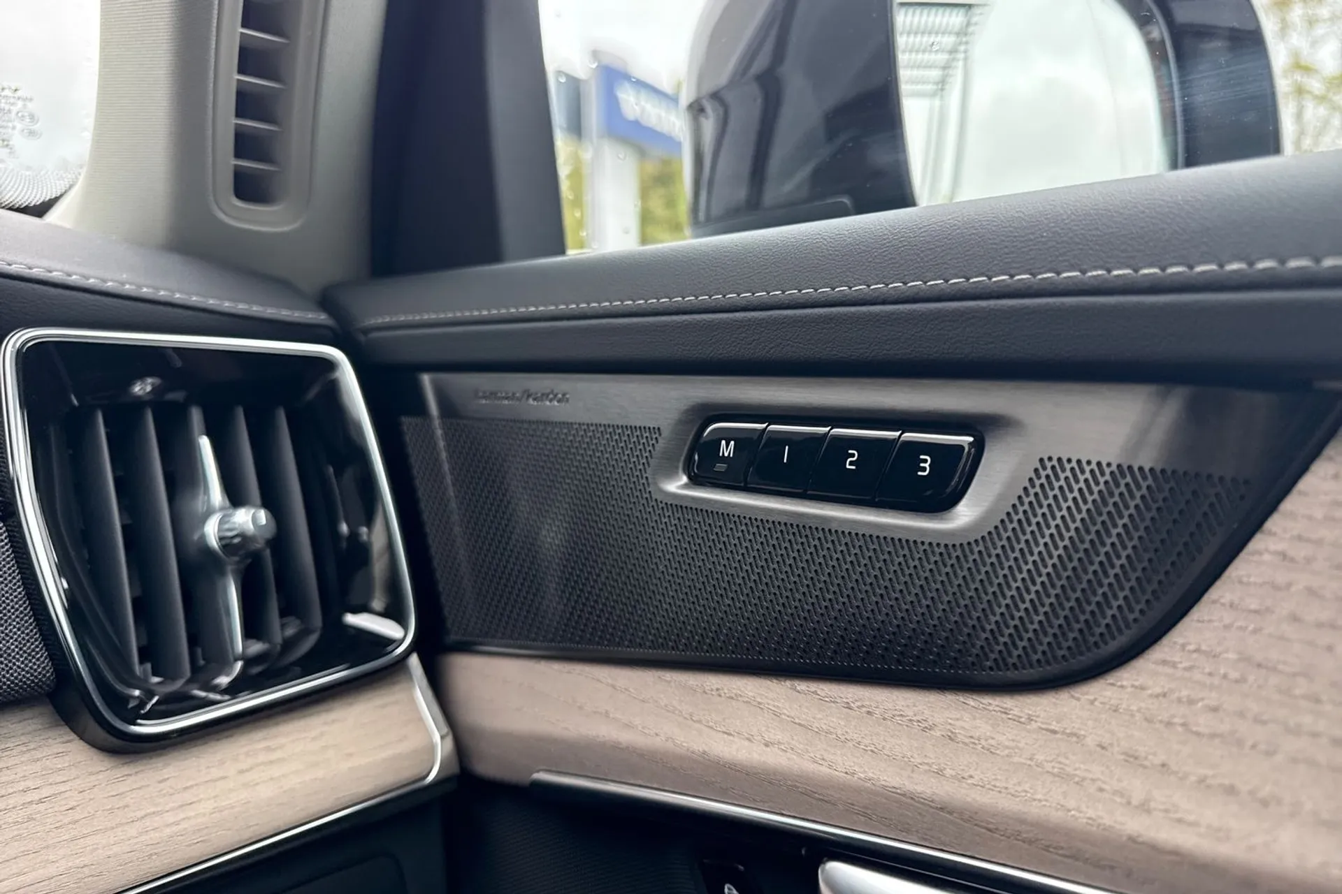 Volvo XC90 thumbnail image number 47