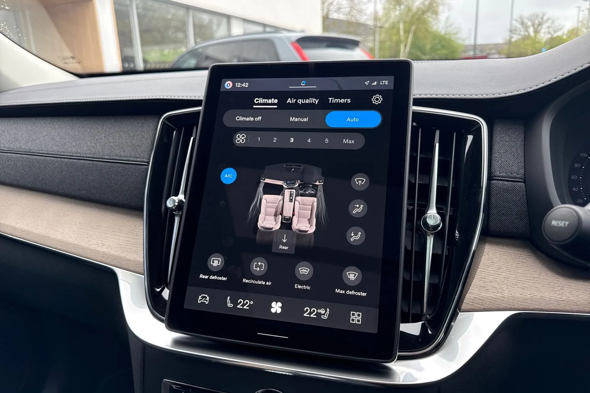 Volvo XC90 thumbnail image number 43