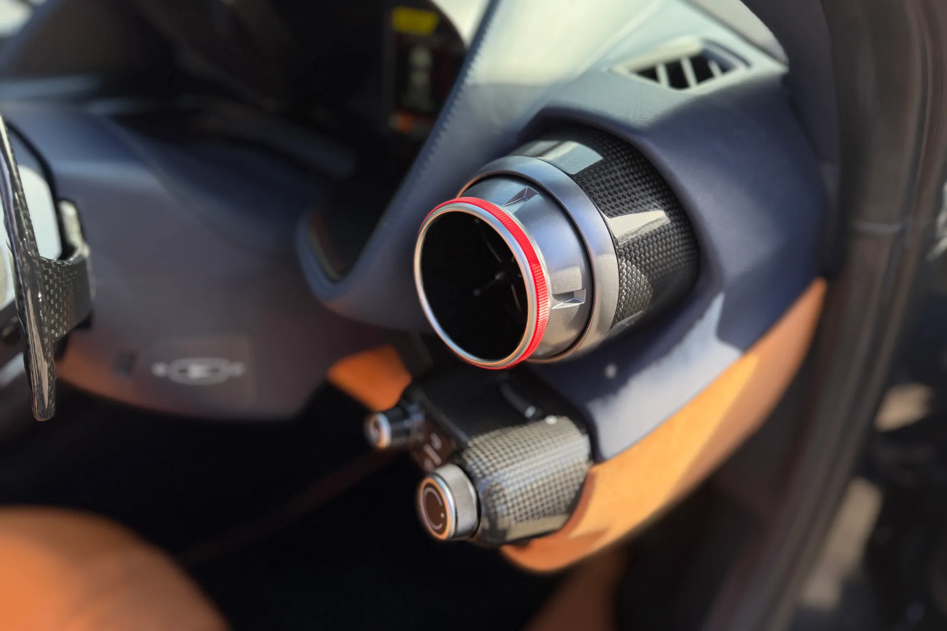 FERRARI 812 SUPERFAST thumbnail image number 31