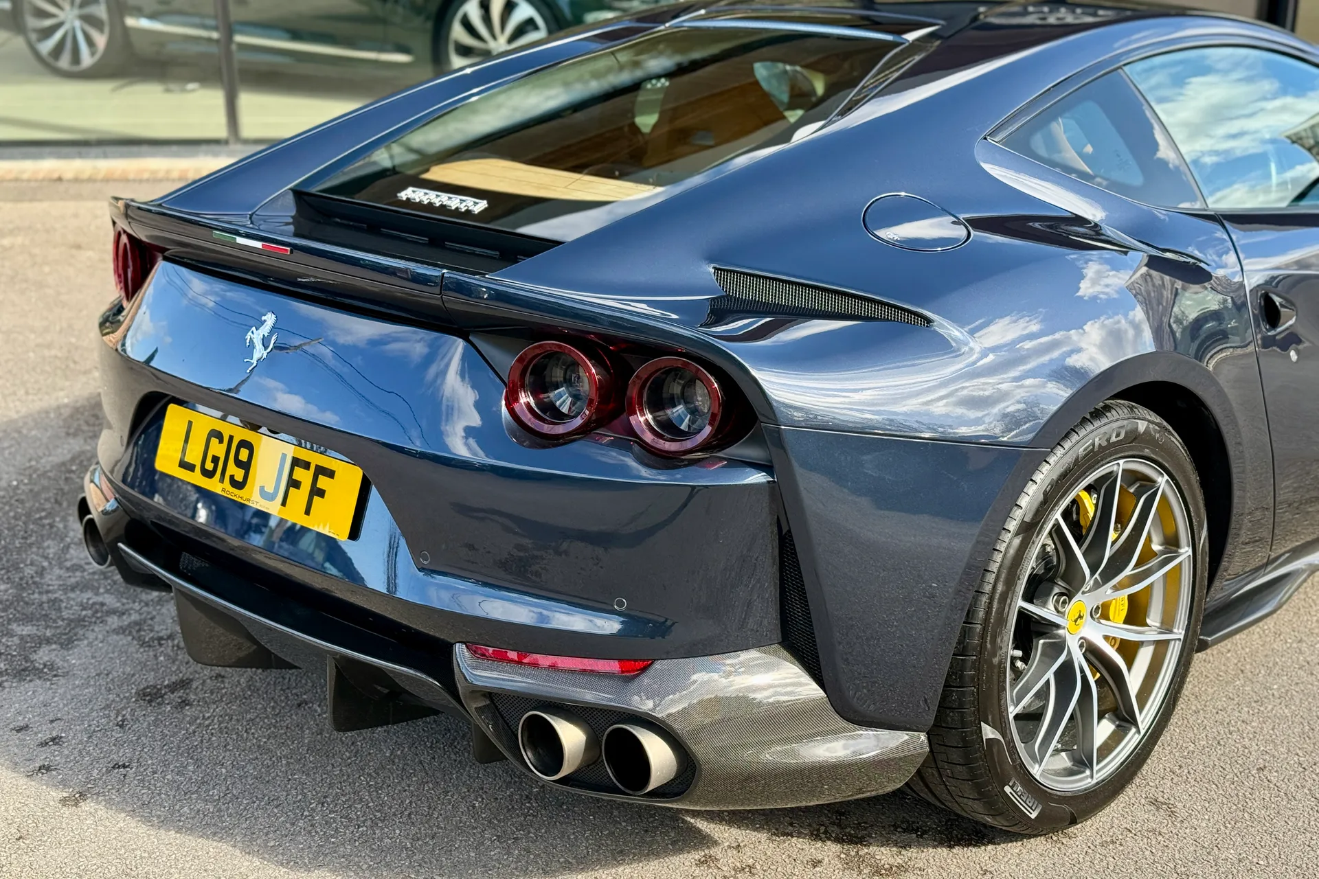 FERRARI 812 SUPERFAST thumbnail image number 82