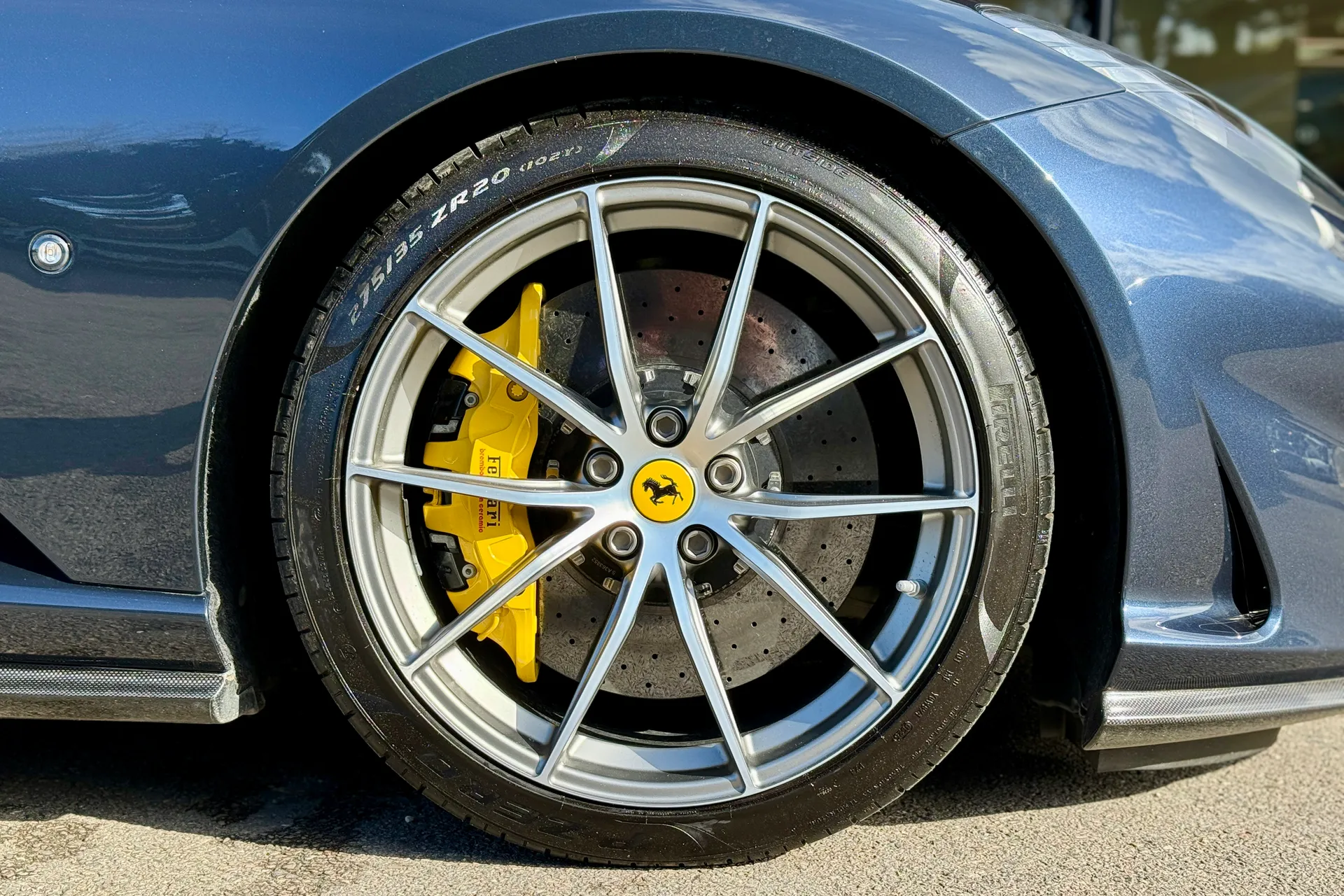 FERRARI 812 SUPERFAST thumbnail image number 24