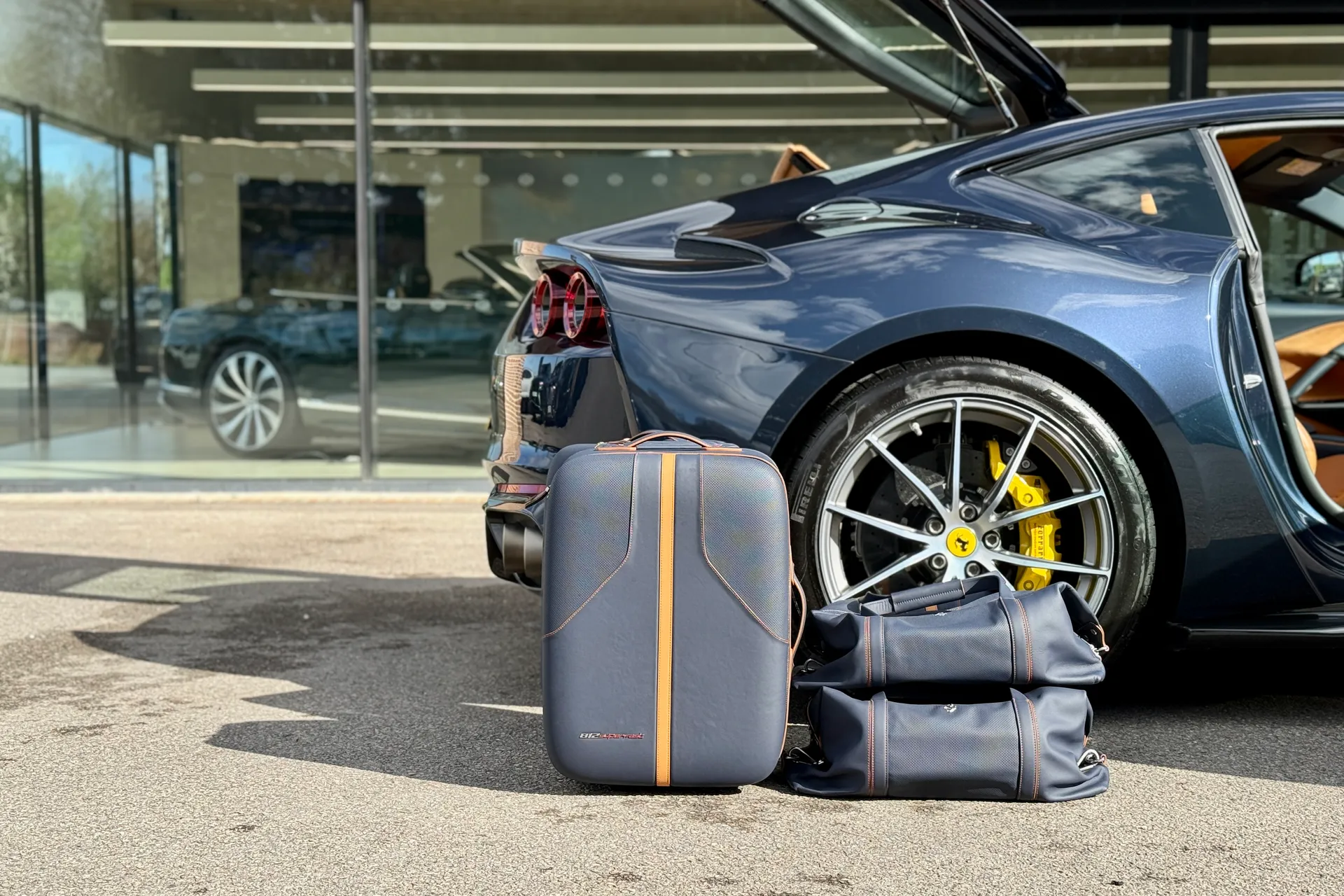 FERRARI 812 SUPERFAST thumbnail image number 6