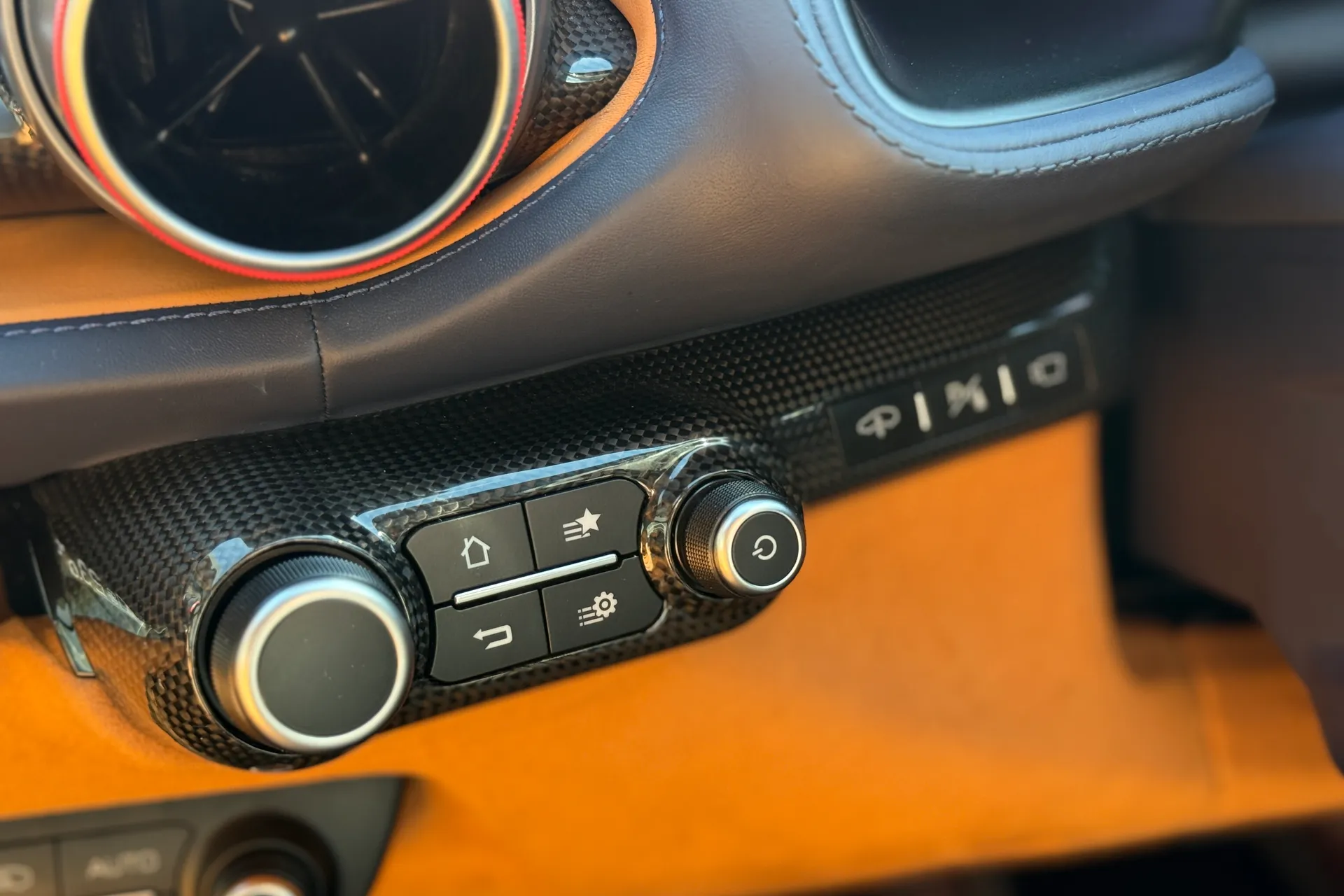 FERRARI 812 SUPERFAST thumbnail image number 50