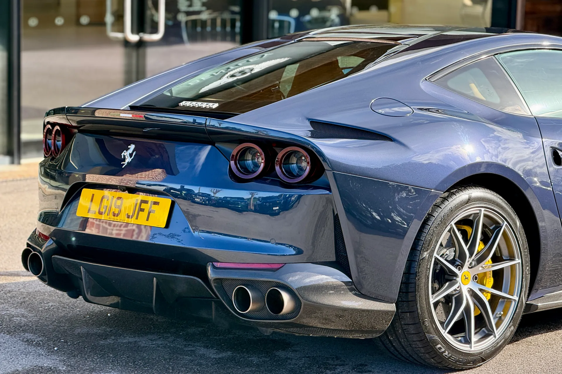 FERRARI 812 SUPERFAST thumbnail image number 13