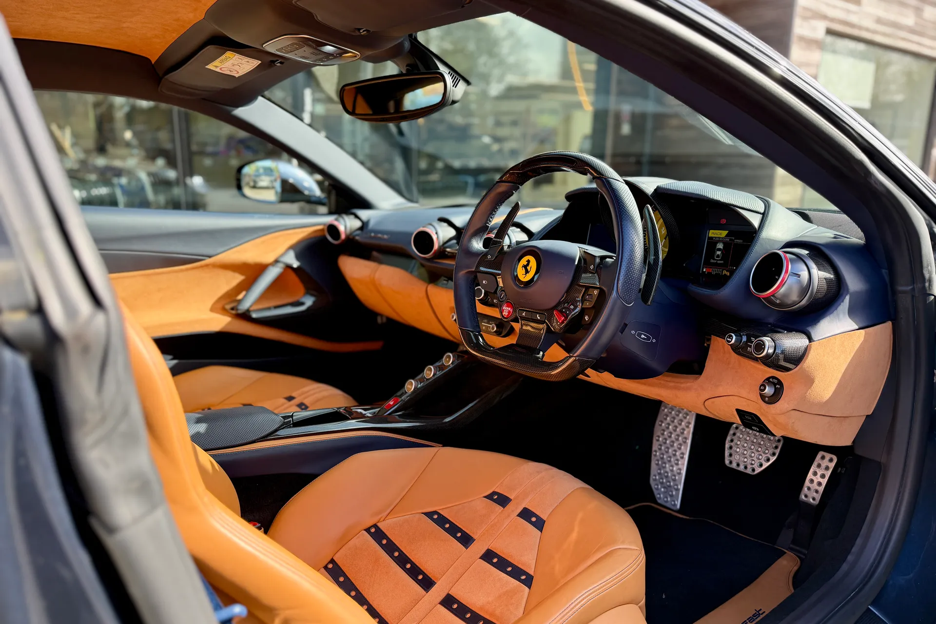 FERRARI 812 SUPERFAST thumbnail image number 3