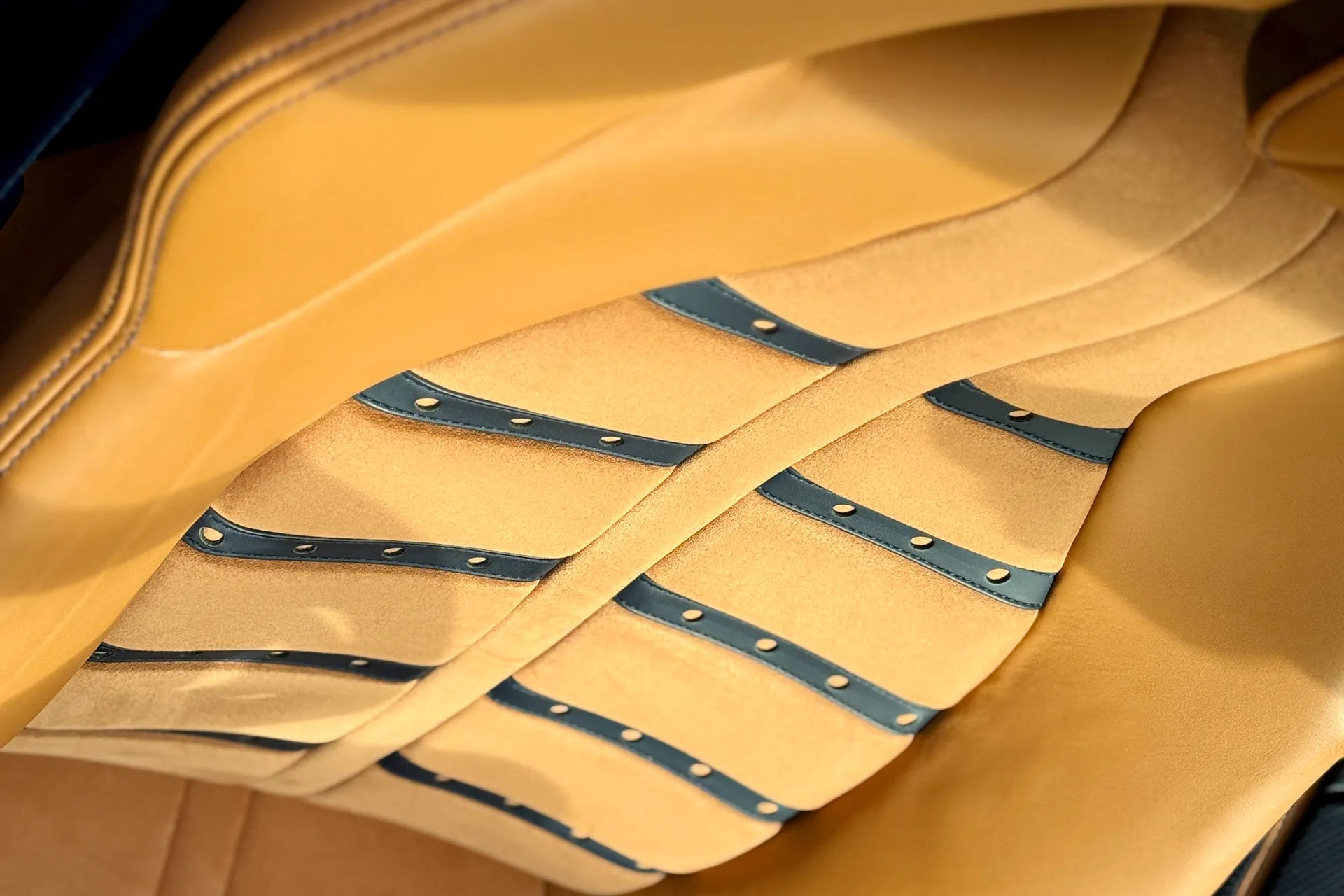 FERRARI 812 SUPERFAST thumbnail image number 11