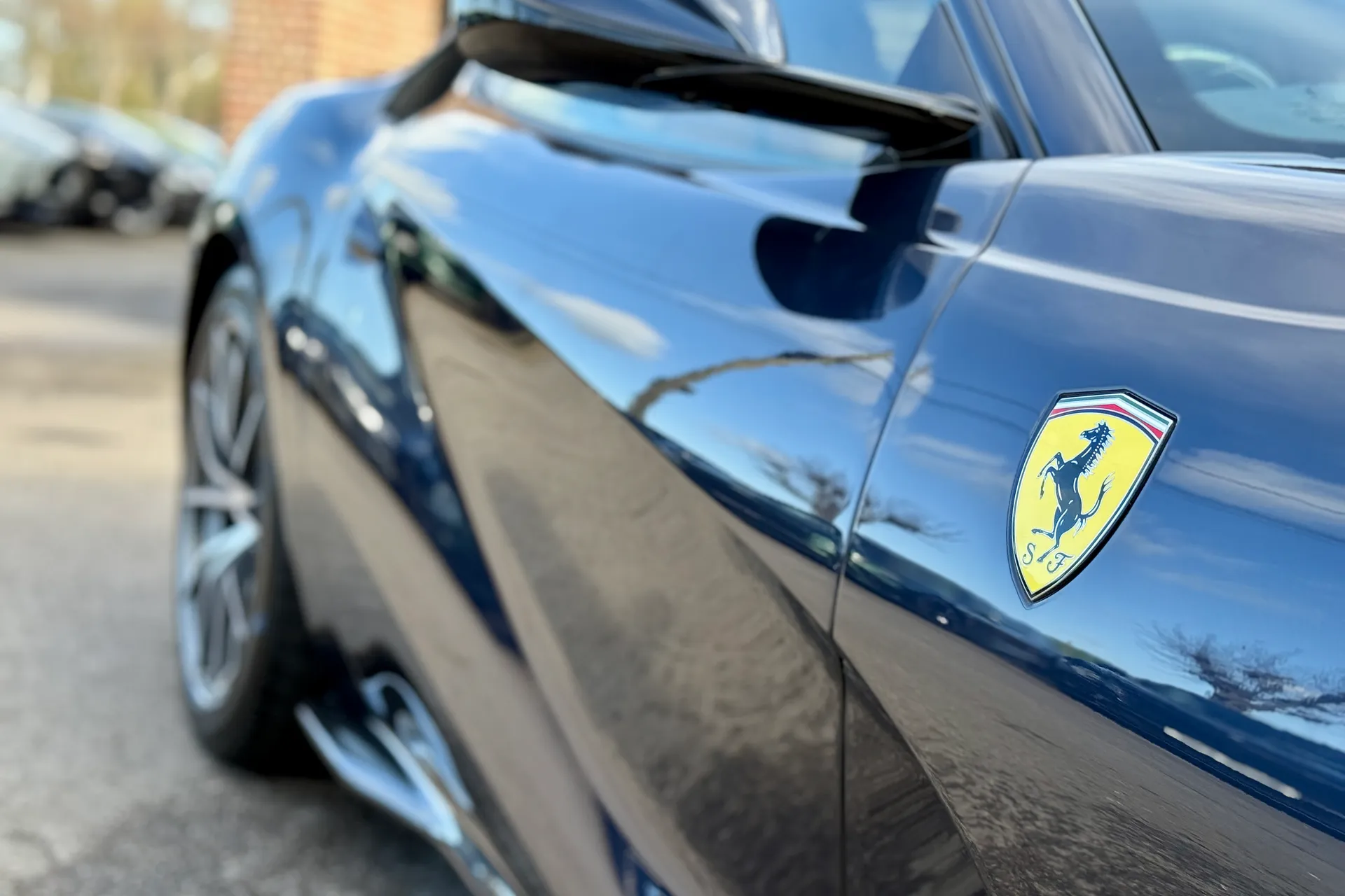 FERRARI 812 SUPERFAST thumbnail image number 8